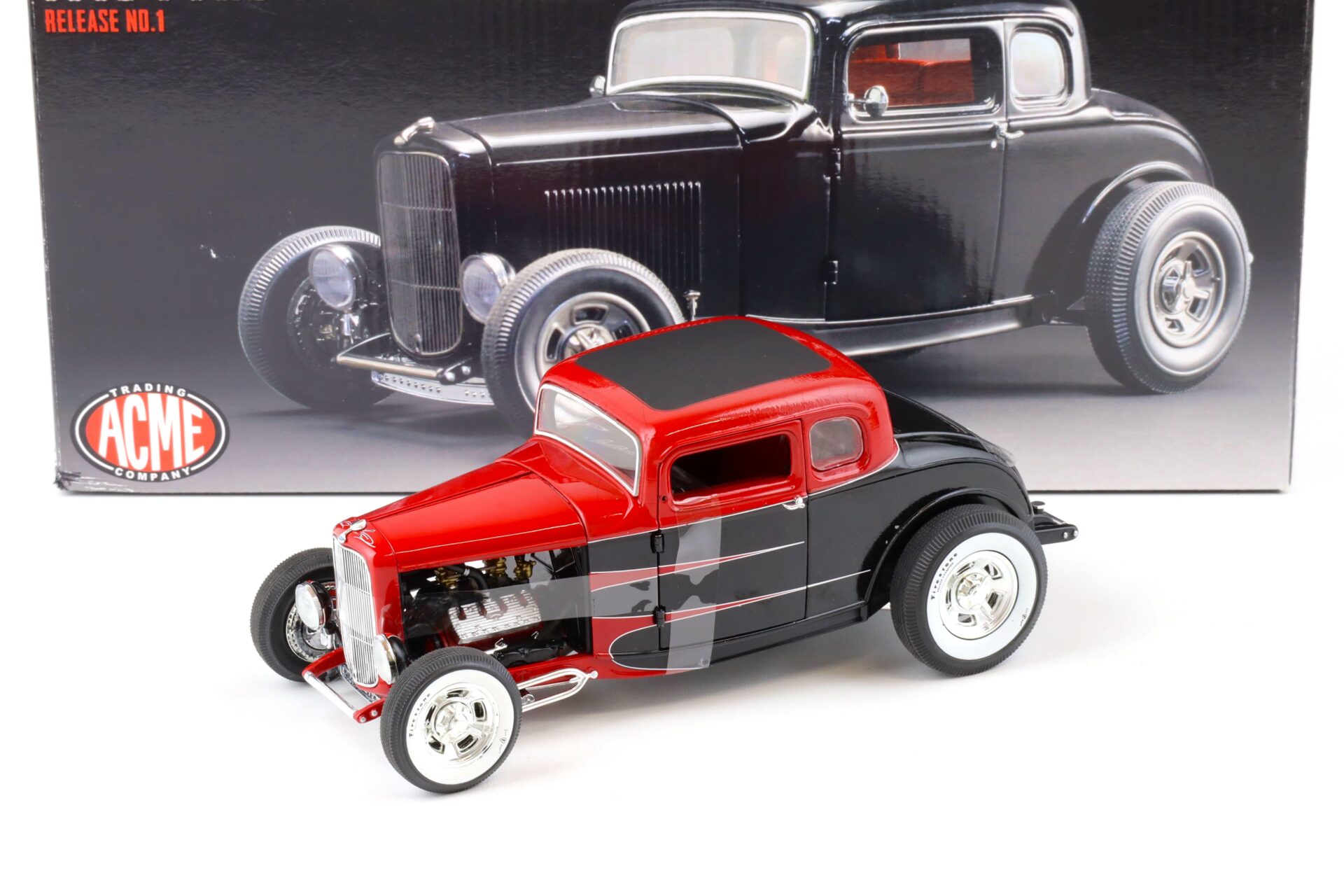 ID 76852 orig.jpg 1:18 ACME 1932 Ford Five-Window Hot Rod Release No.1 TOMS GARAGE red/ black A1805005TG