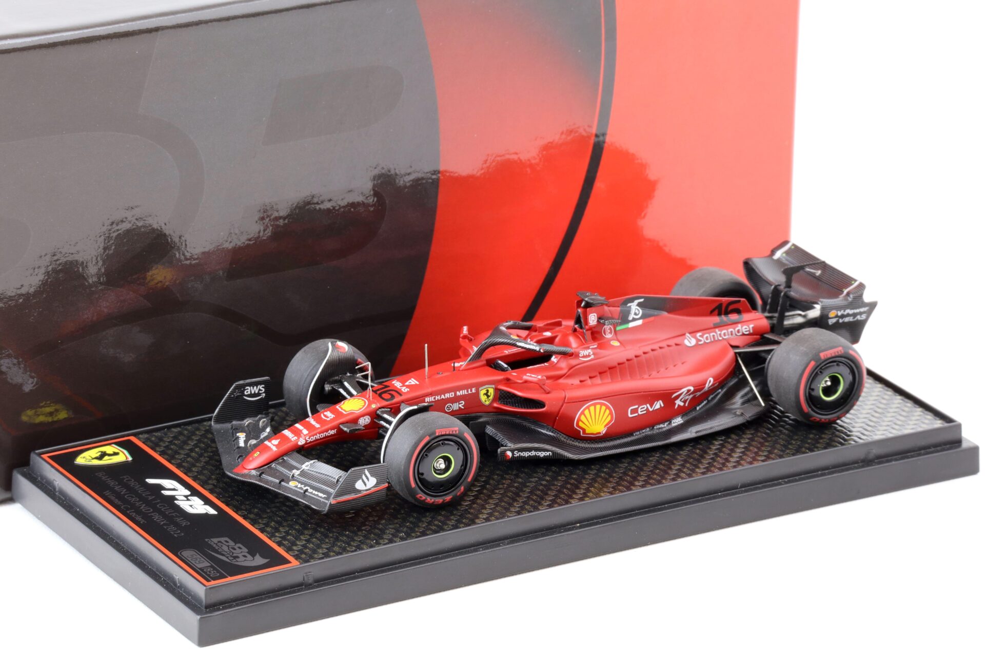 ID 77186 orig.jpg 1:43 BBR Ferrari F1-75 Gran Prix Bahrein 2022 vincitore Charles Leclerc - Limited 850 pcs.