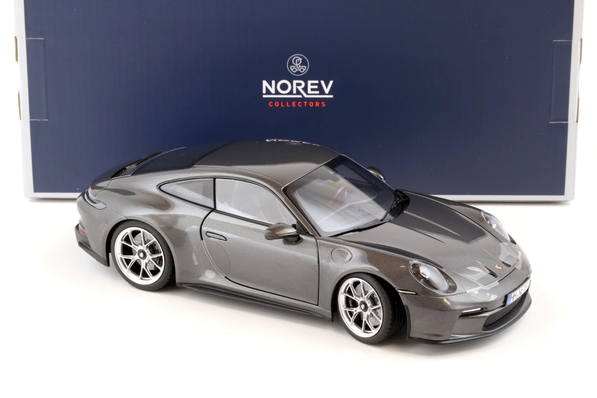 1:18 Norev 2021 Porsche 911 (992) GT3 with Touring Package grey metallic