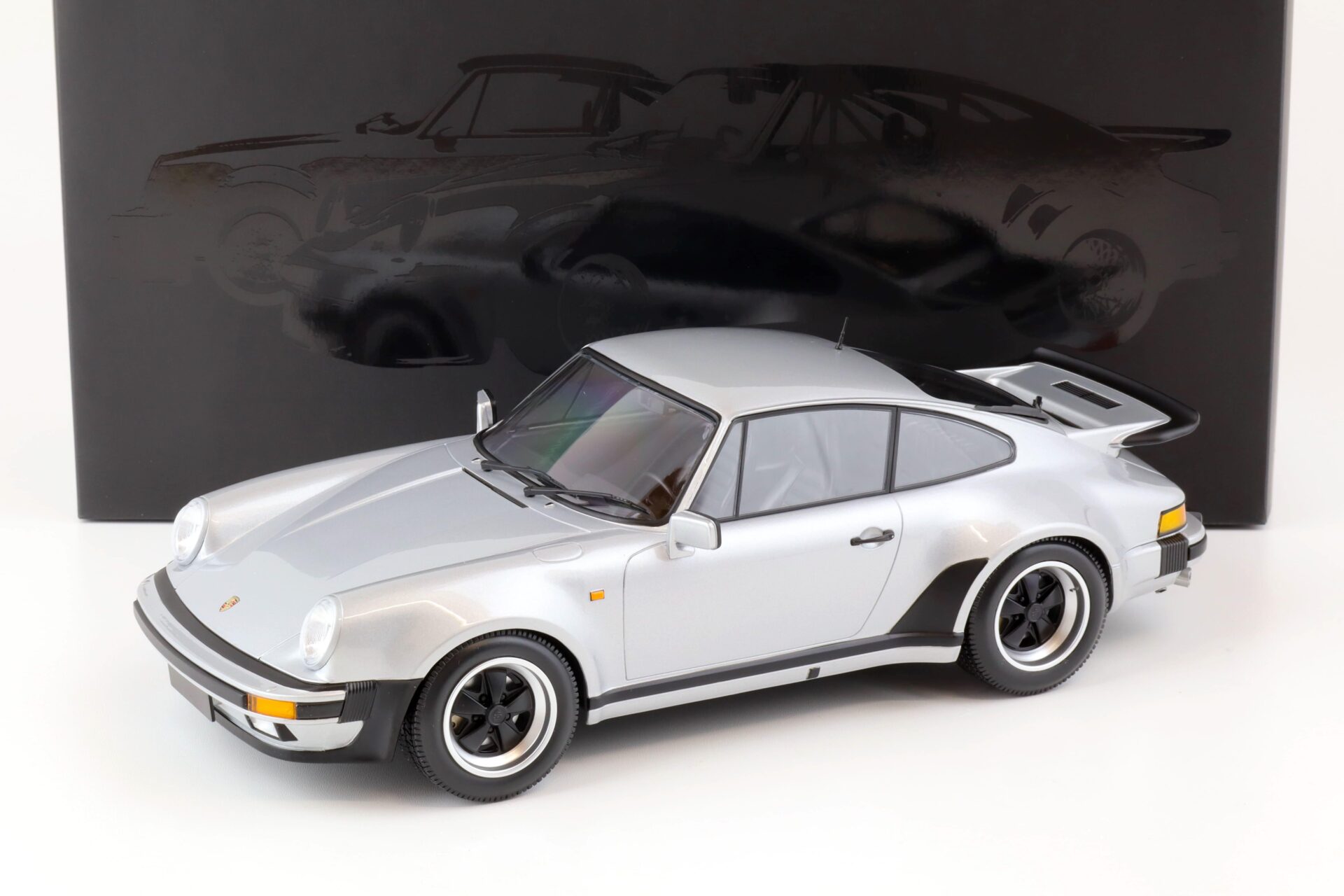1:12 Minichamps Porsche 911 (930) Turbo Coupe 1977 silver