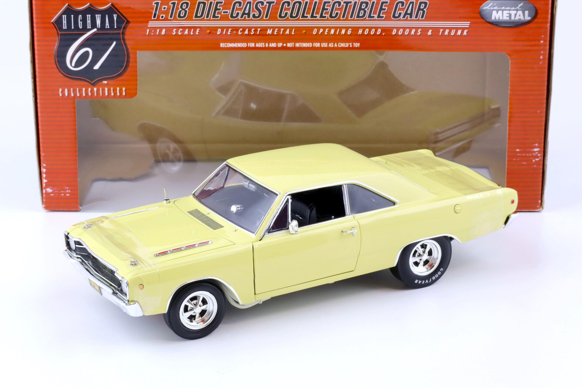 1:18 Highway61 Dodge Dart Coupe 1968 yellow