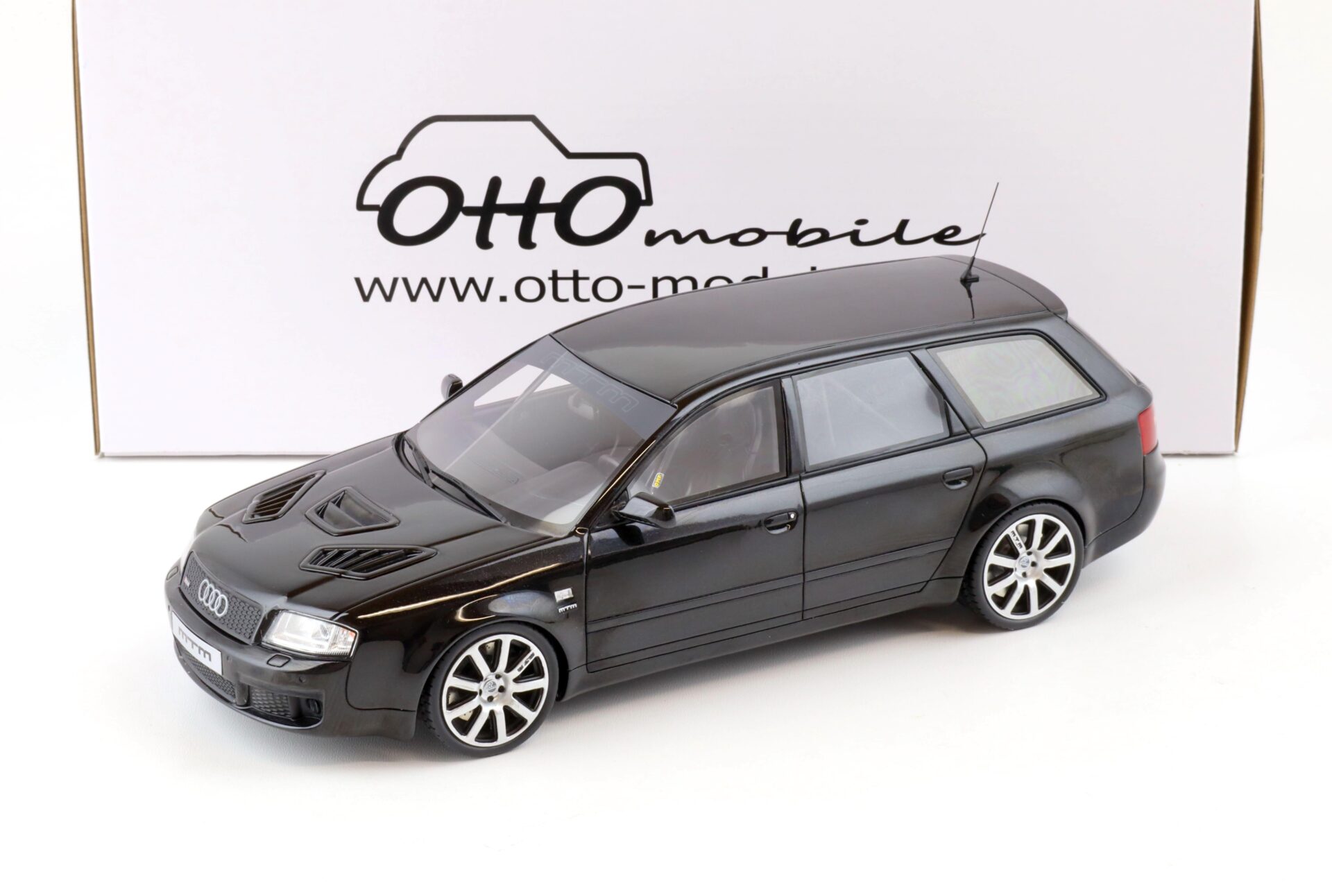 ID 78037 orig.jpg 1:18 OTTO mobile OT992 Audi RS6 (C5) Avant Clubsport MTM black 2004