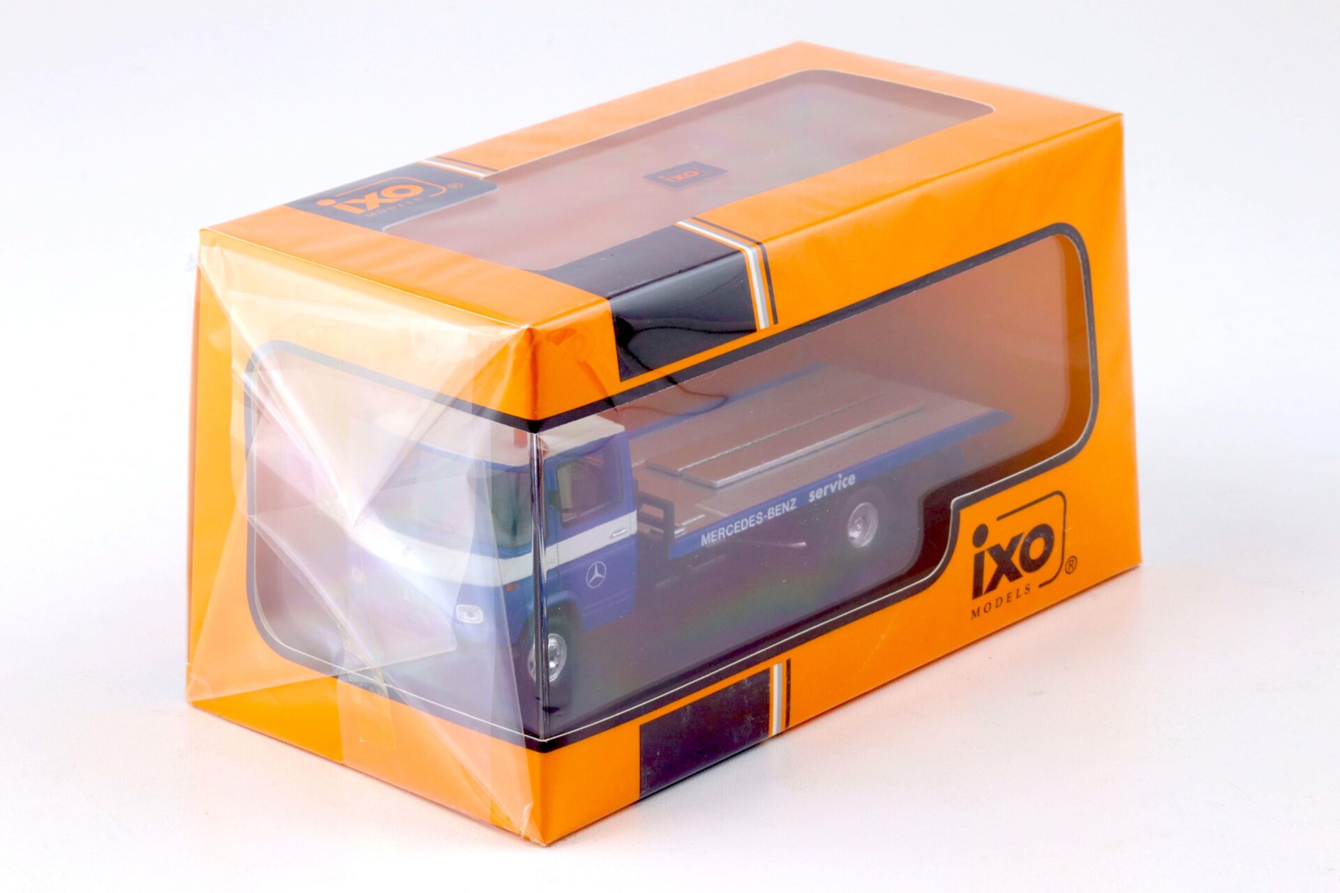 1:43 IXO Mercedes L608 D Pritsche Abschleppen Mercedes Service blue 1980