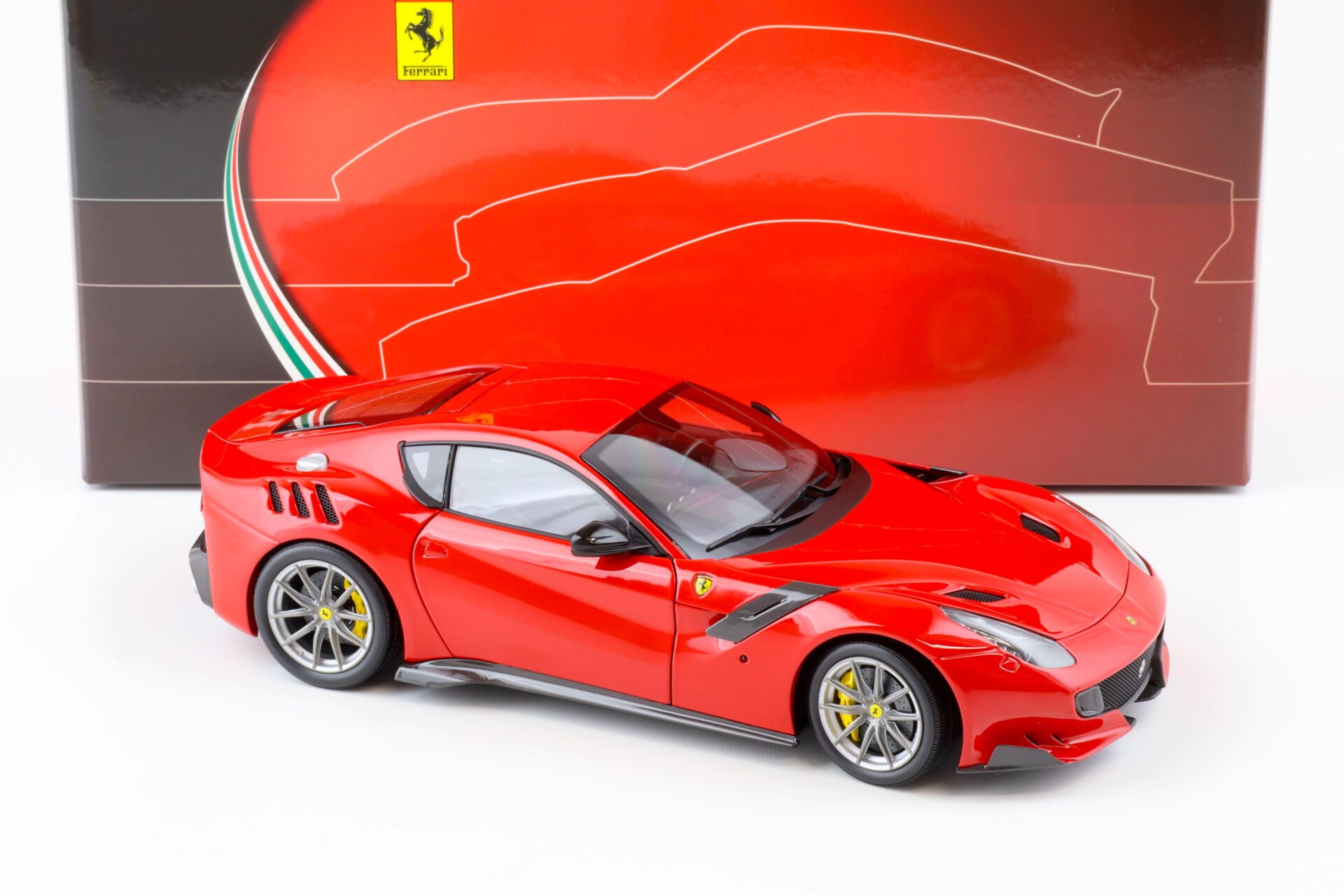 1:18 BBR Ferrari F12 TDF Rosso Corsa 322 red/ yellow brakes Die-Cast