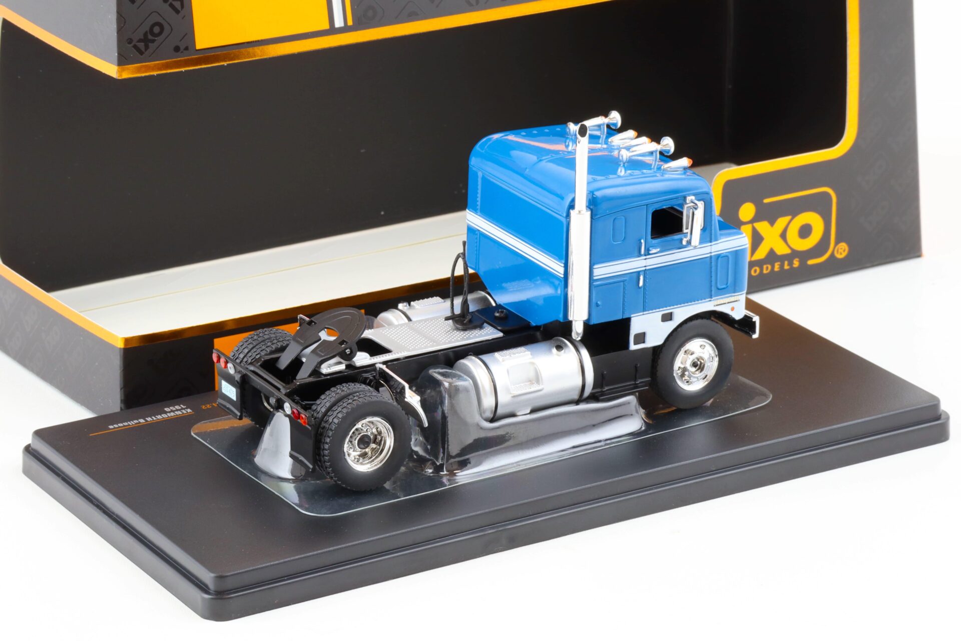 1:43 IXO 1950 Kenworth Bullnose SZM Truck blue/ white