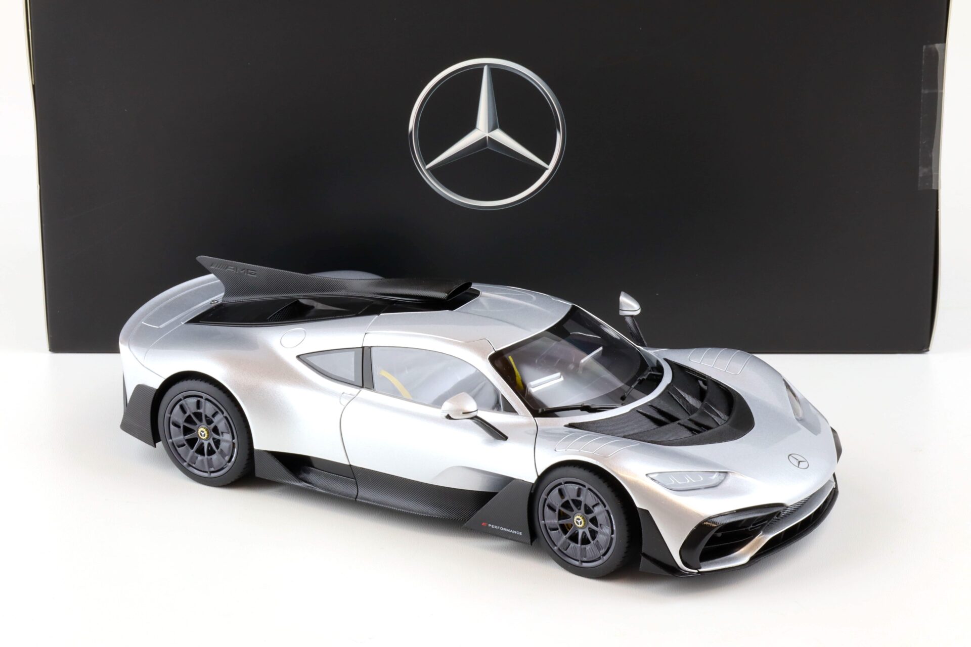 1:18 NZG Mercedes AMG ONE (C298) hightech silver 2022 DEALER VERSION