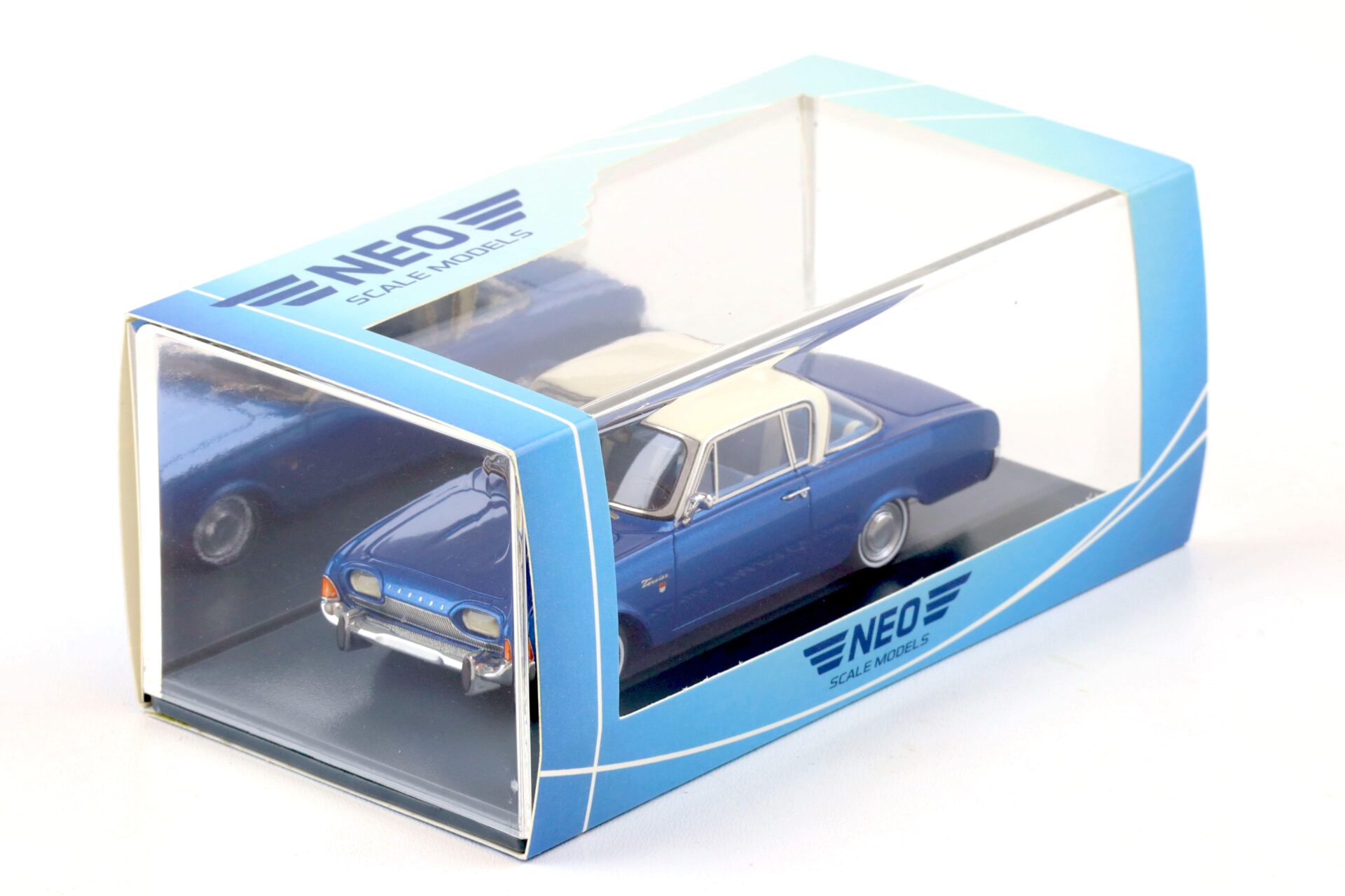 1:43 NEO Ford Taunus 17M P3 Coupe blue metallic/ white