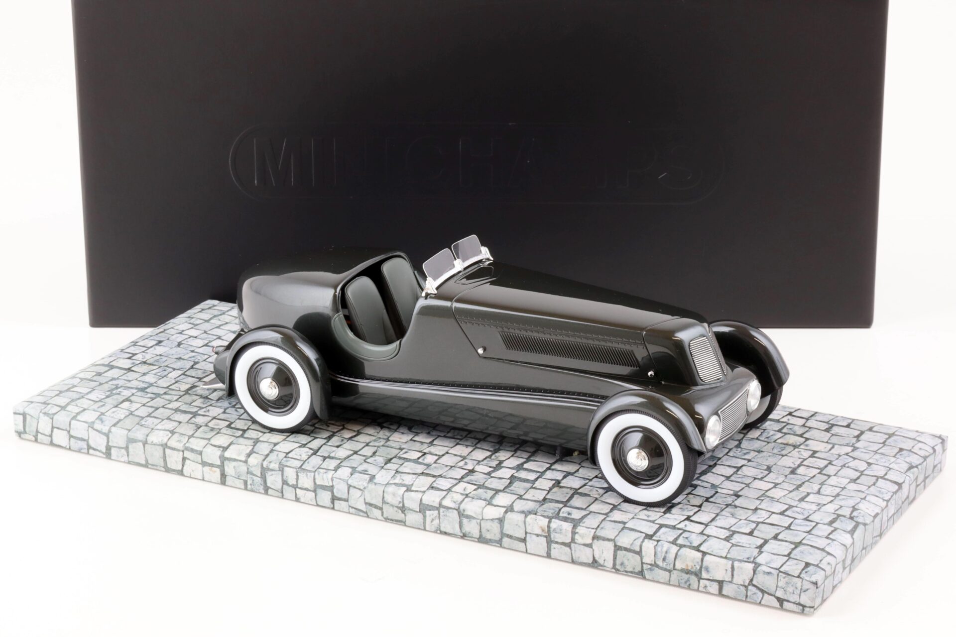 1:18 Minichamps 1934 Edsel Ford´s Model 40 Special Roadster gun grey