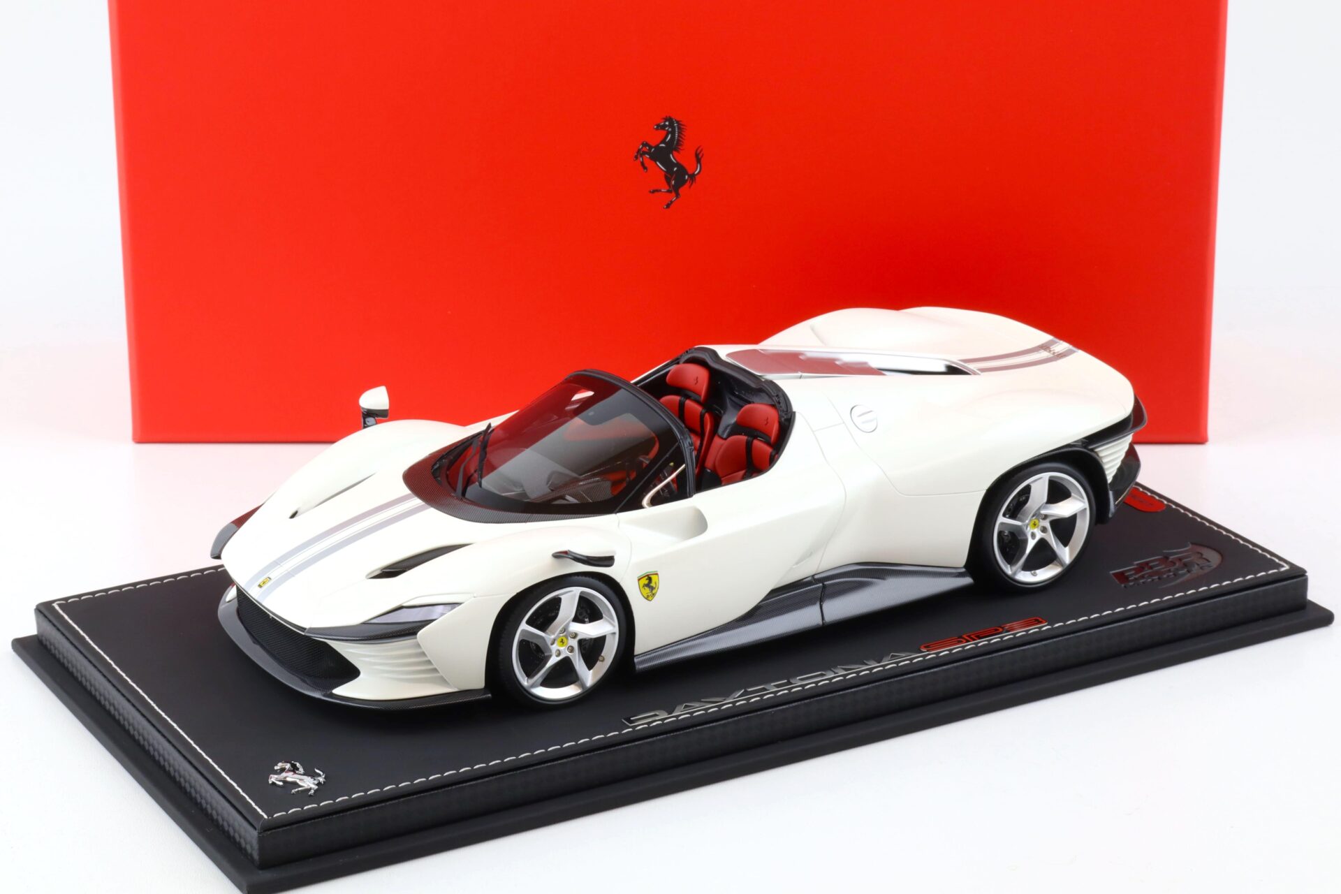 ID 81696 orig.jpg 1:18 BBR Ferrari SP3 Daytona Serie Icona Bianco Italia matt white - Limited 360 pcs.
