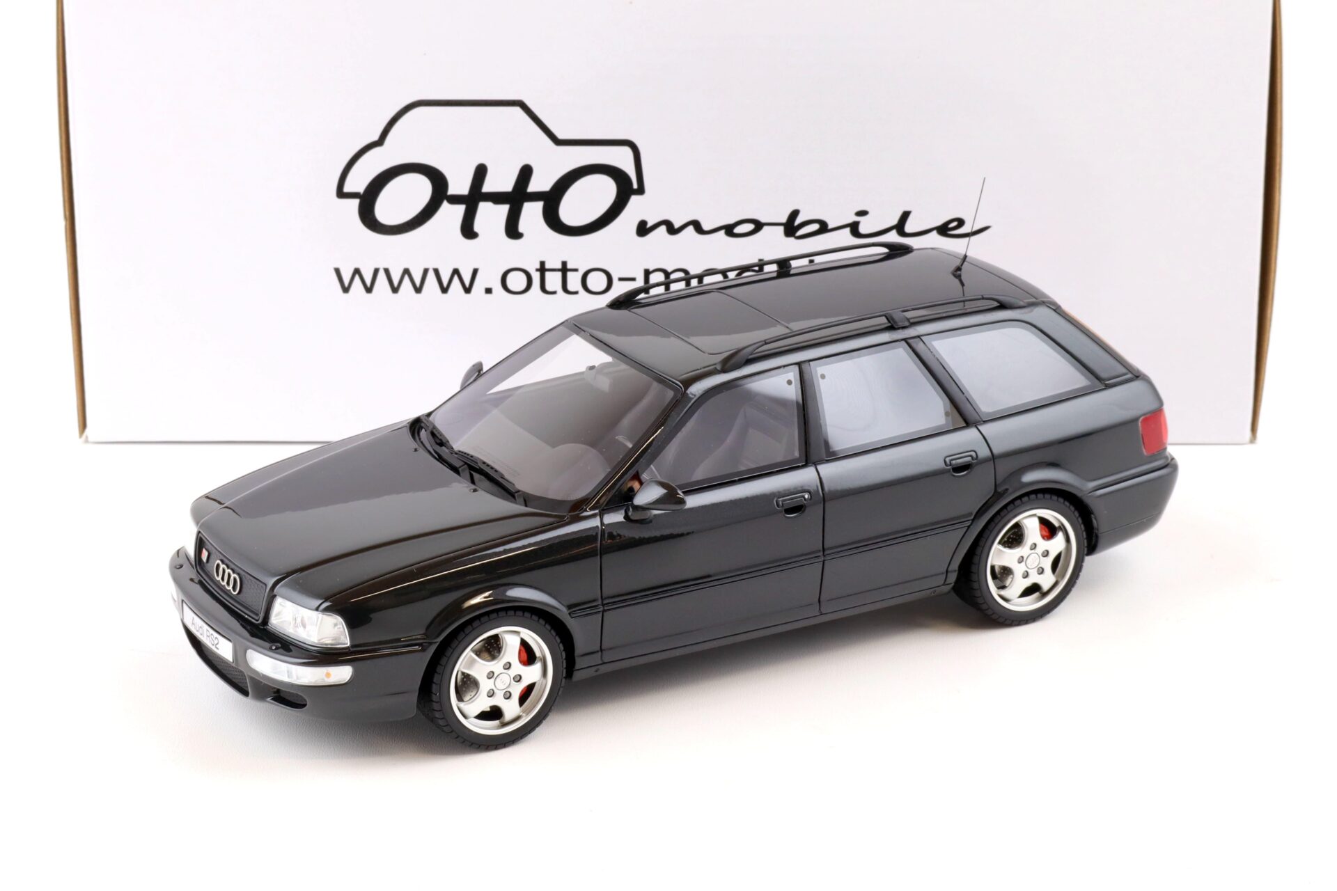 1:18 OTTO mobile OT831B Audi RS2 Avant black 1994