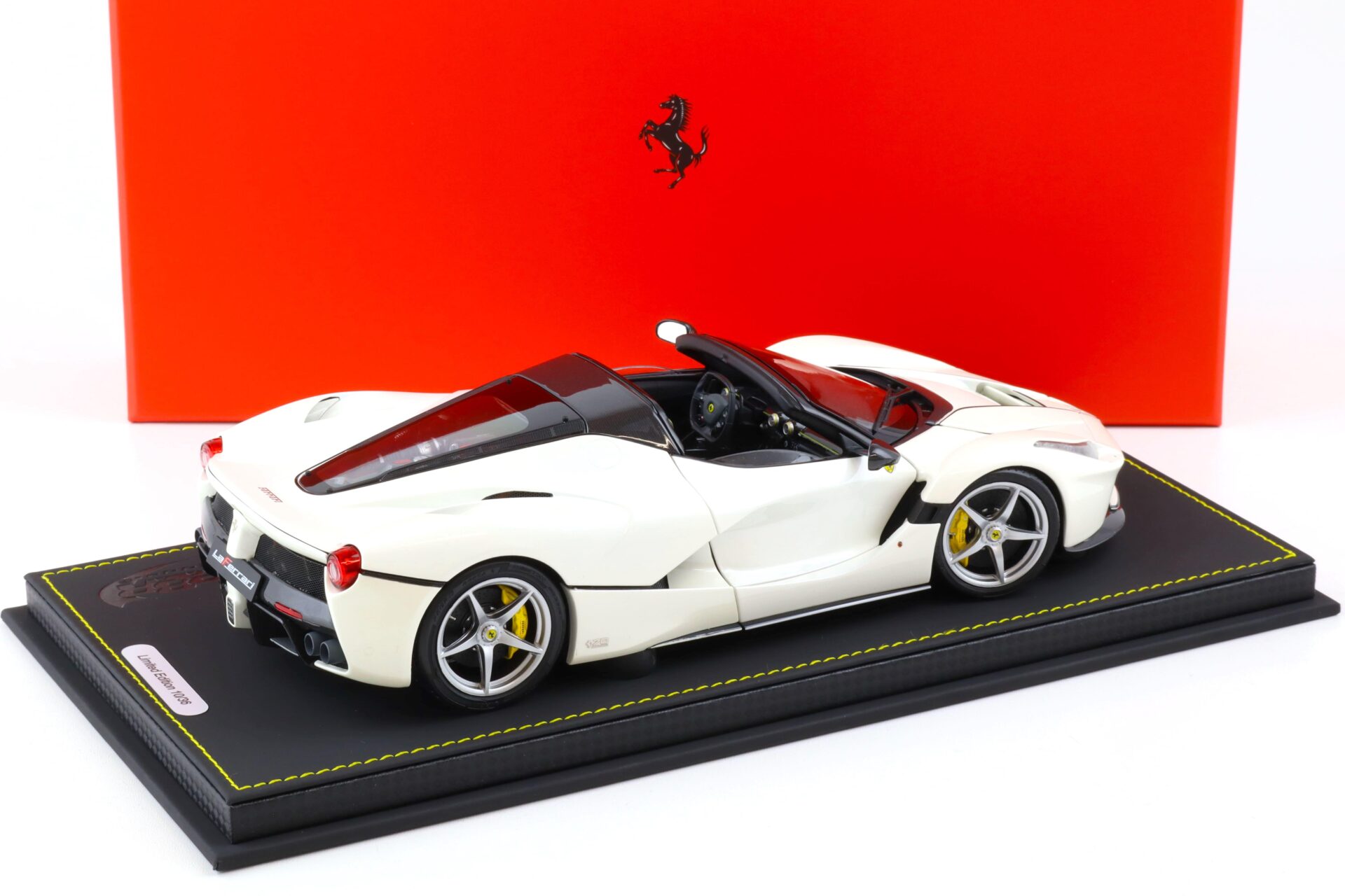 1:18 BBR Ferrari LaFerrari Aperta Bianco Avus white with display - Limited 36 pcs.