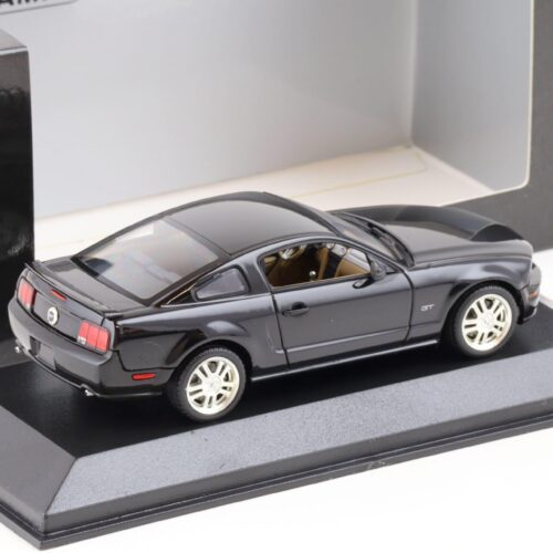 1:43 Minichamps Ford Mustang GT Coupe 2005 black