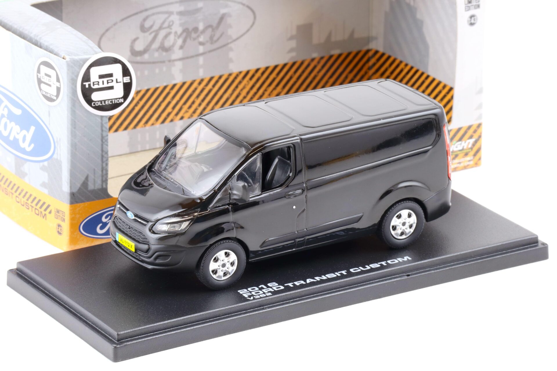 1:43 Greenlight 2016 Ford Transit Custom V362 VAN Kasten shadow black