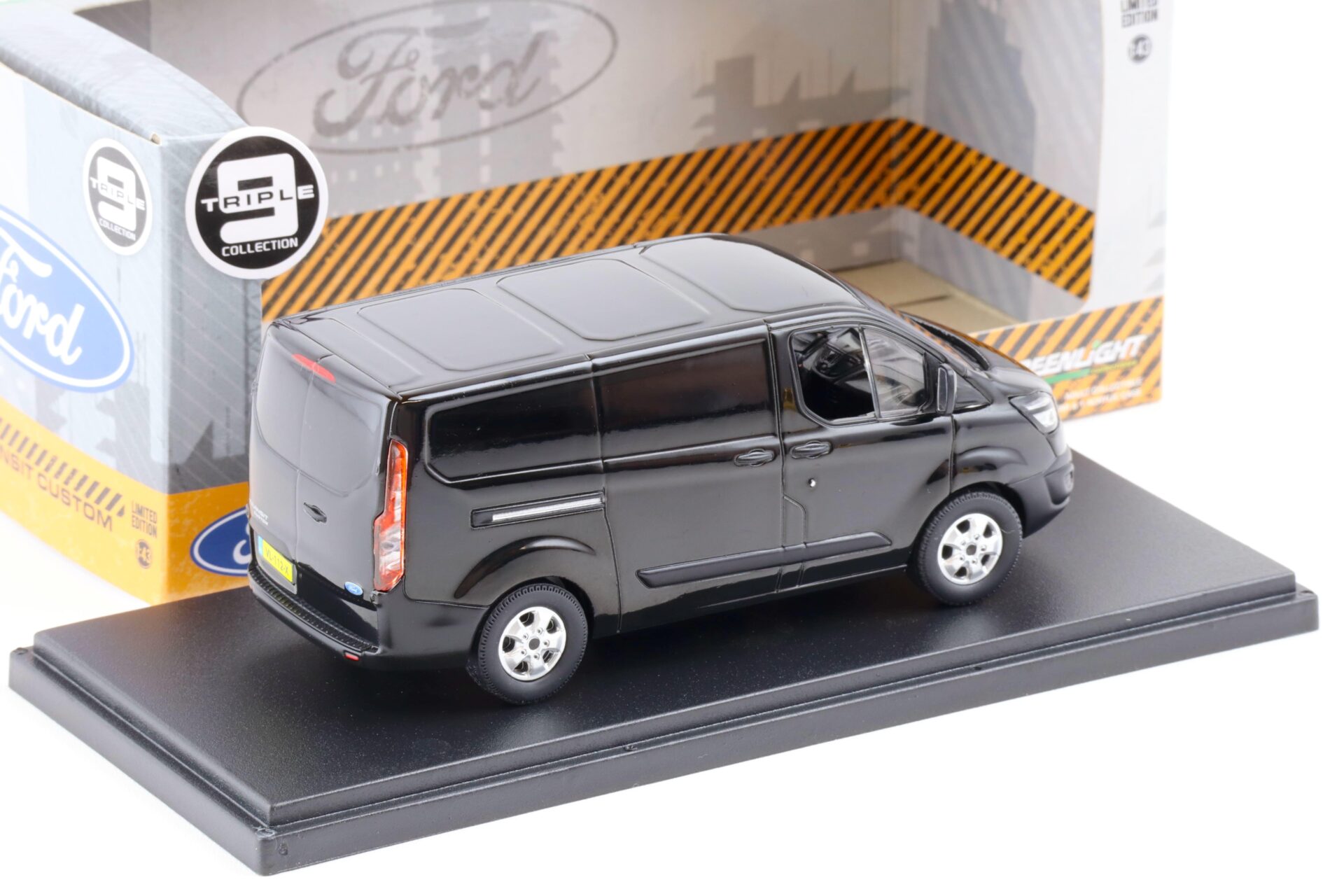 1:43 Greenlight 2016 Ford Transit Custom V362 VAN Kasten shadow black