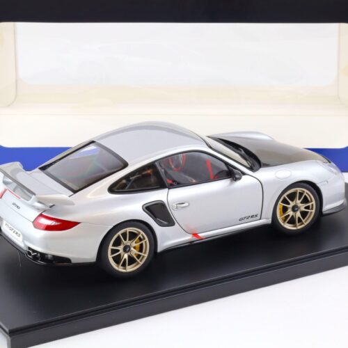1:18 AUTOart Porsche 911 (997) GT2 RS silver/ with Carbon 77961