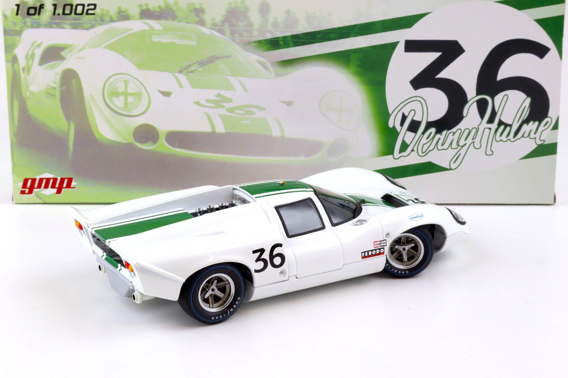 1:18 GMP Lola T70C Denny Hulme #36 white/ green stripe G1801512