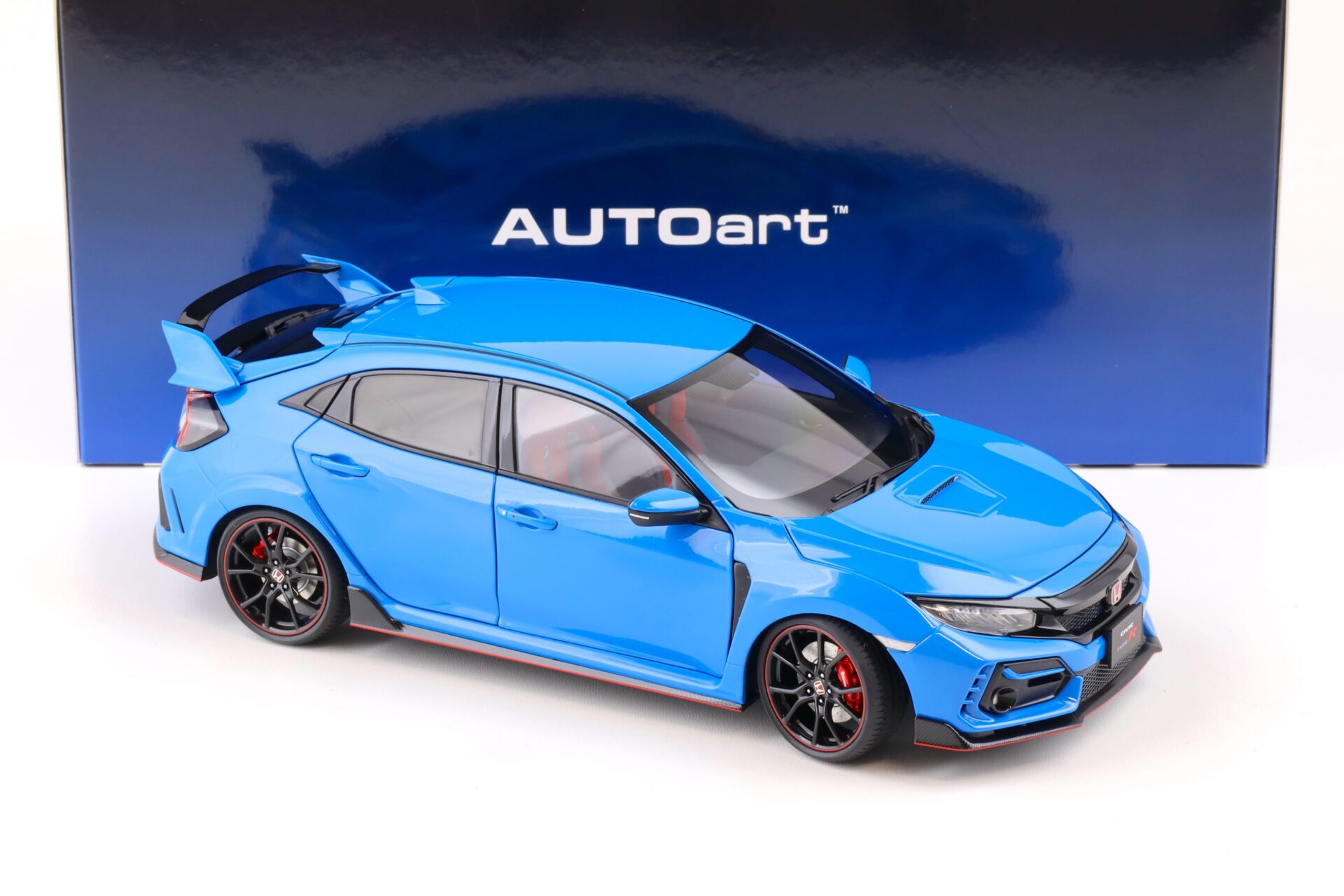 1:18 AUTOart Honda Civic Type R (FK8) 2021 Racing blue pearl 73224