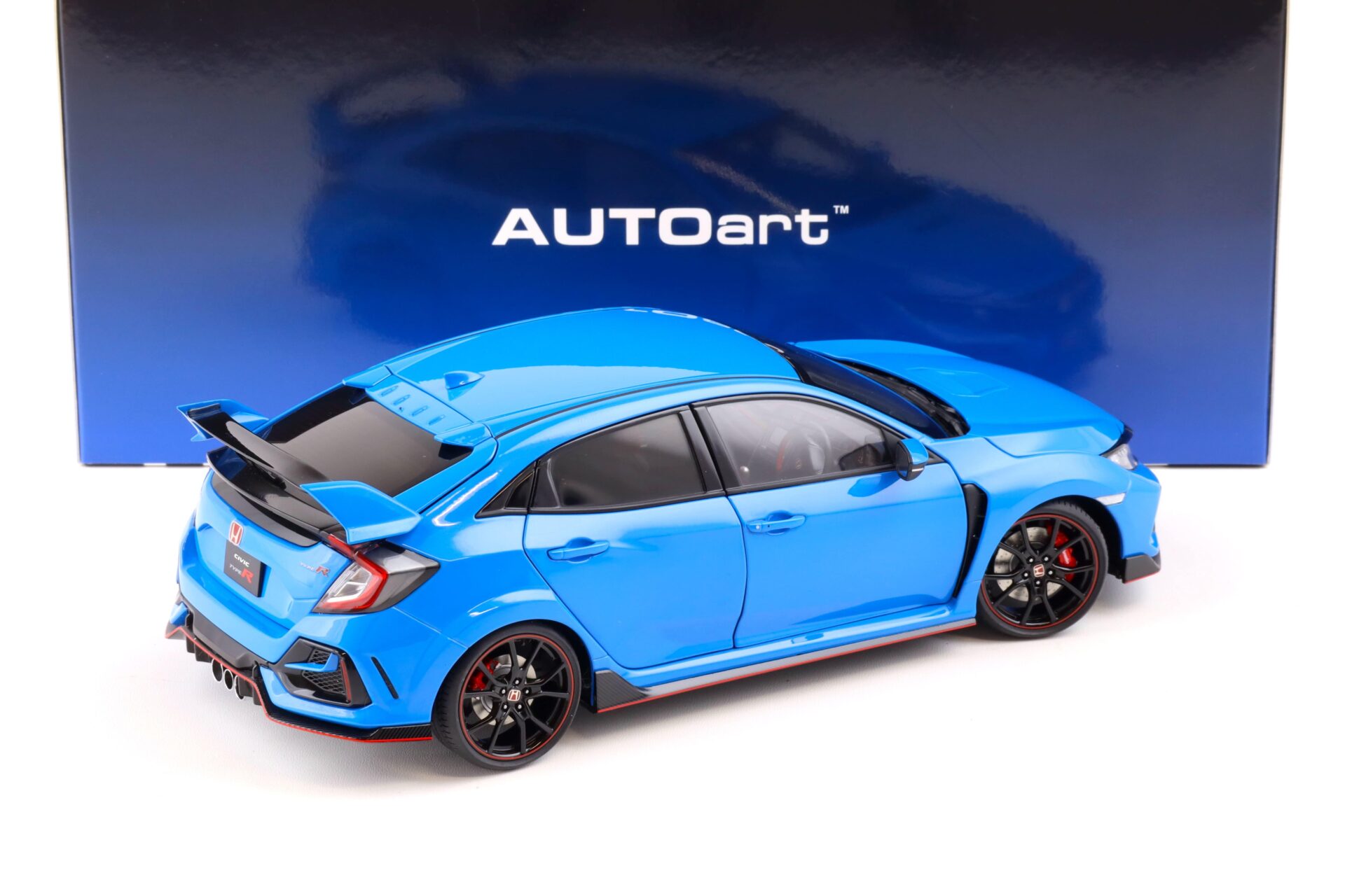 1:18 AUTOart Honda Civic Type R (FK8) 2021 Racing blue pearl 73224