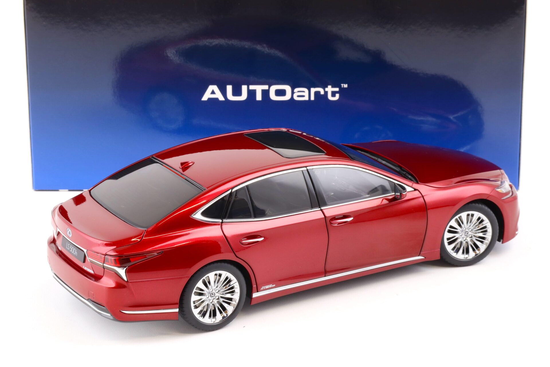 1:18 AUTOart Lexus LS500h Limousine 2018 Morello red metallic/ black interior 78869