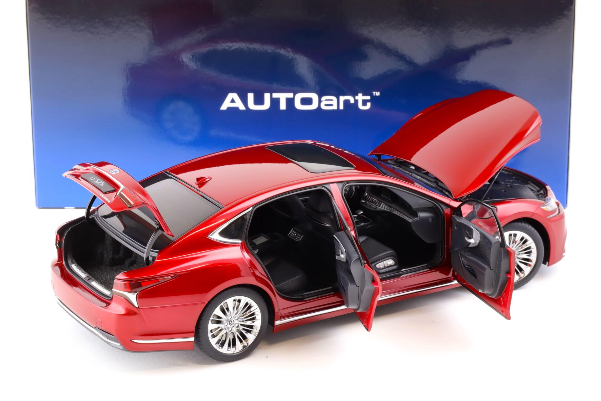 1:18 AUTOart Lexus LS500h Limousine 2018 Morello red metallic/ black interior 78869