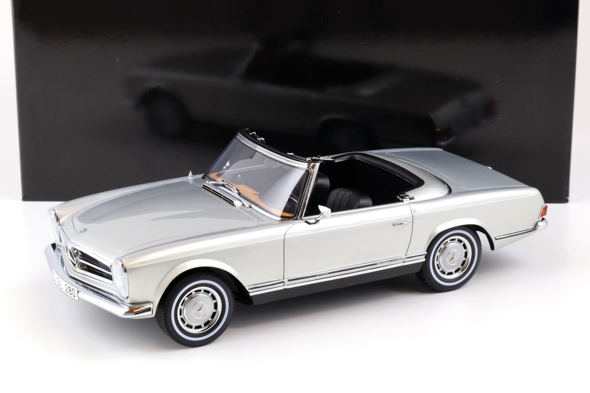 1:12 Premium ClassiXXs Mercedes 280 SL (W113) Pagode silver