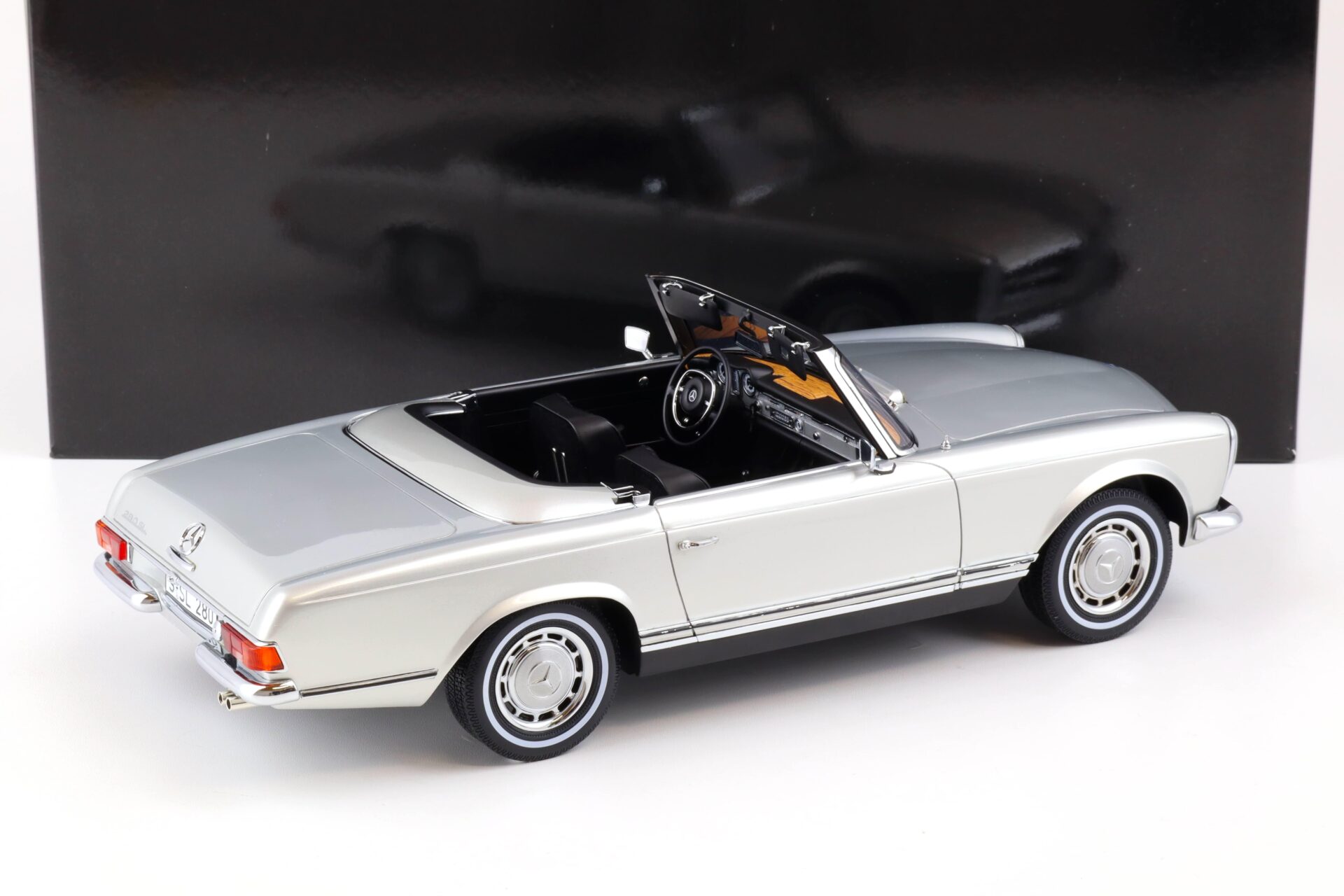 1:12 Premium ClassiXXs Mercedes 280 SL (W113) Pagode silver