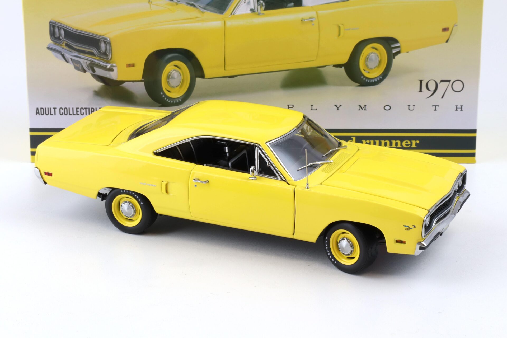 1:18 GMP 1970 Plymouth Road Runner Lemon Twist yellow with black interior