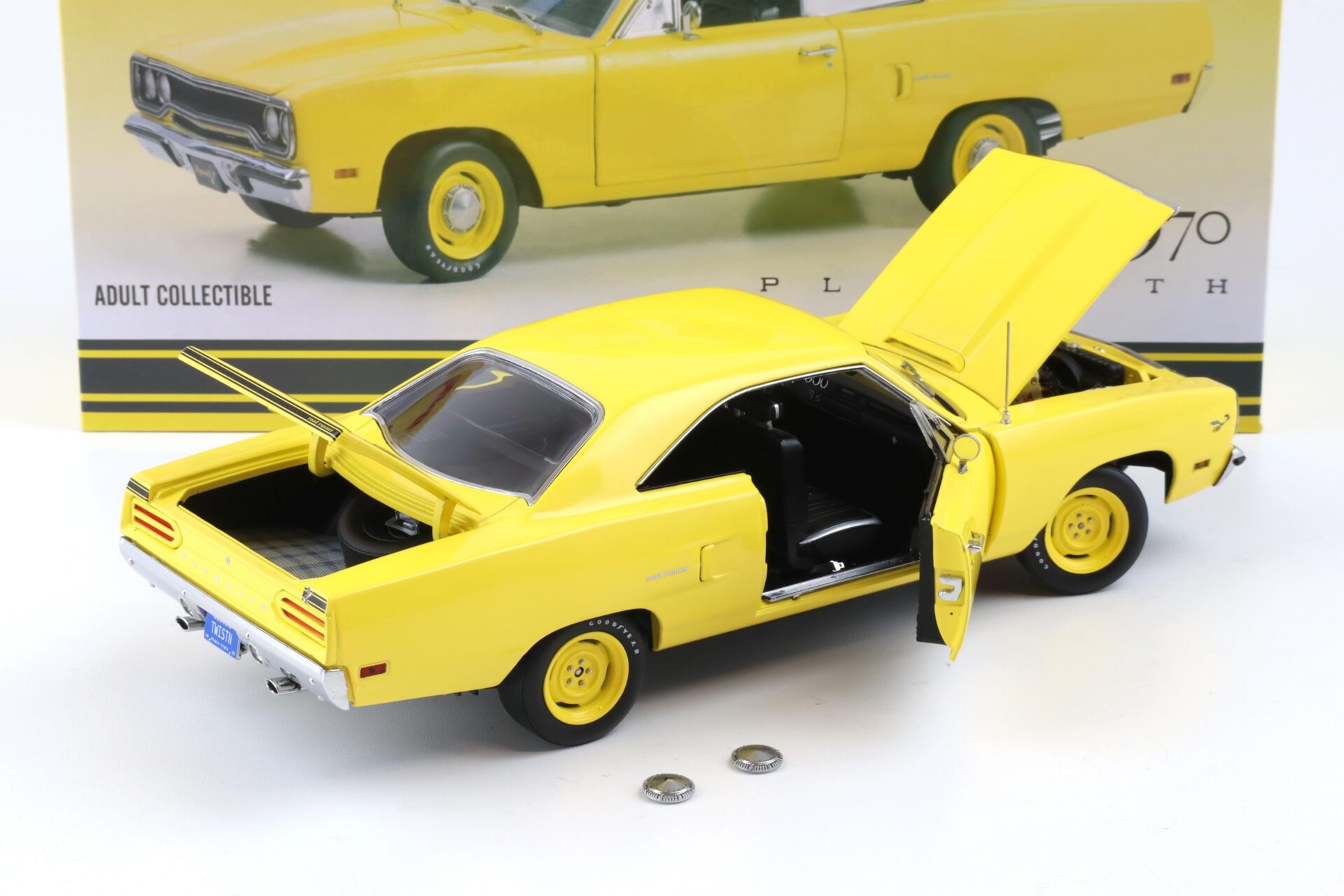 1:18 GMP 1970 Plymouth Road Runner Lemon Twist yellow with black interior