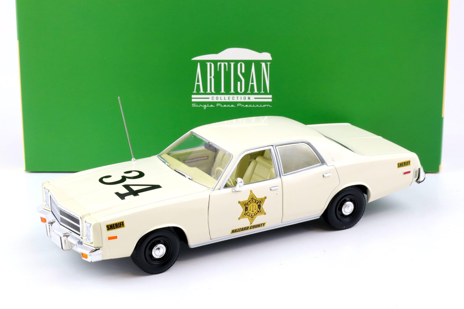 1:18 Greenlight 1977 Plymouth Fury Hazzard Country Sheriff Police beige/ white