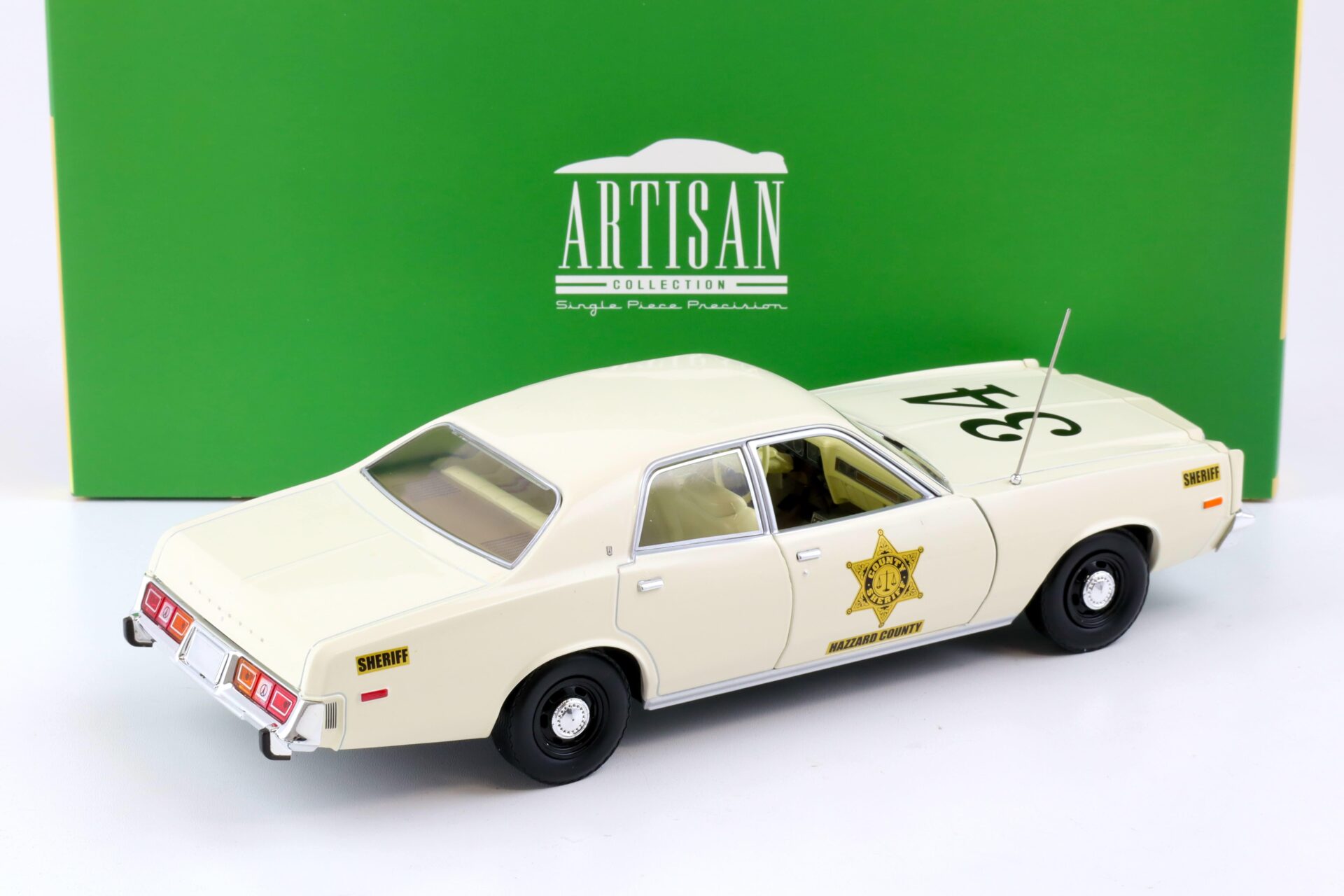 1:18 Greenlight 1977 Plymouth Fury Hazzard Country Sheriff Police beige/ white