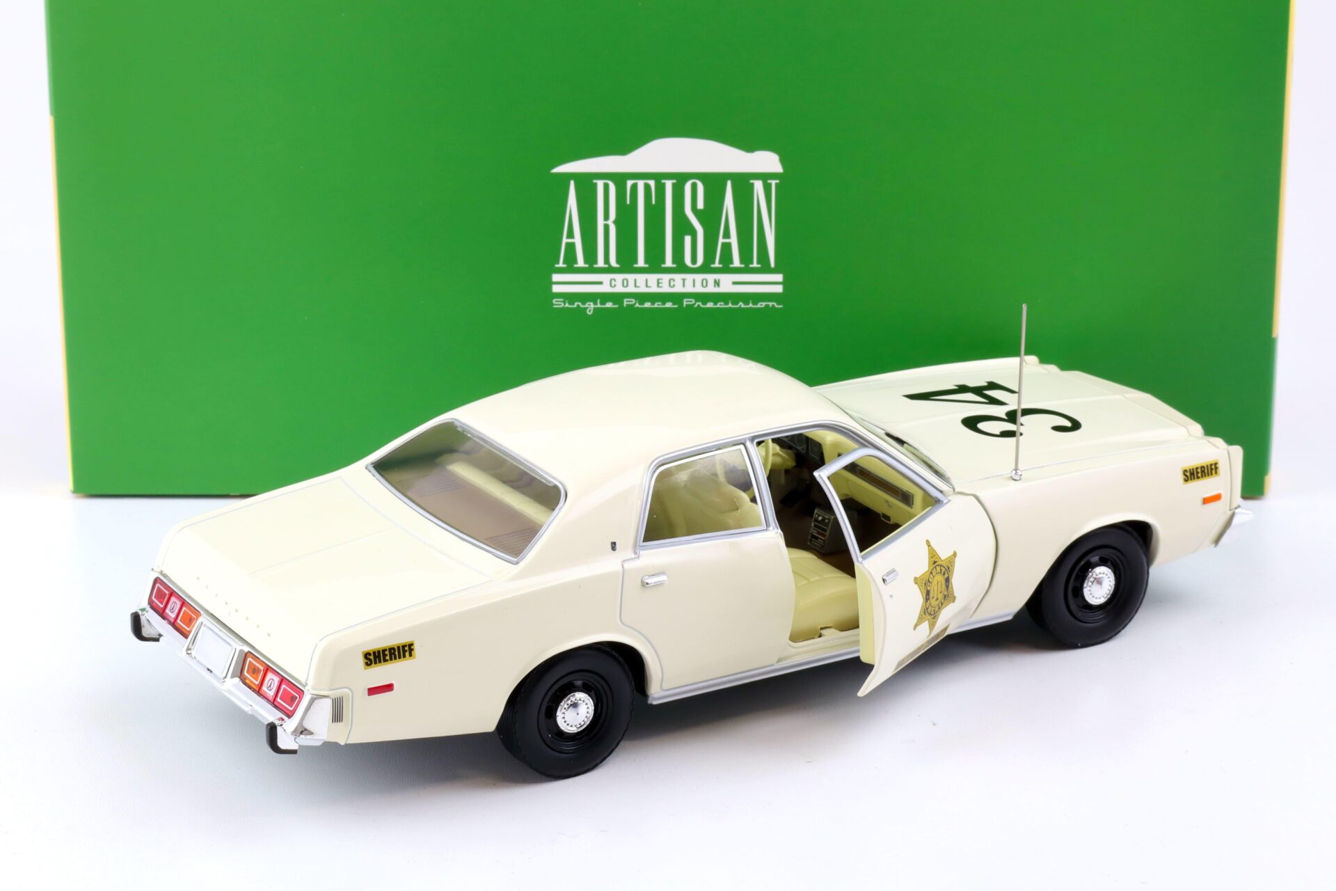 1:18 Greenlight 1977 Plymouth Fury Hazzard Country Sheriff Police beige/ white