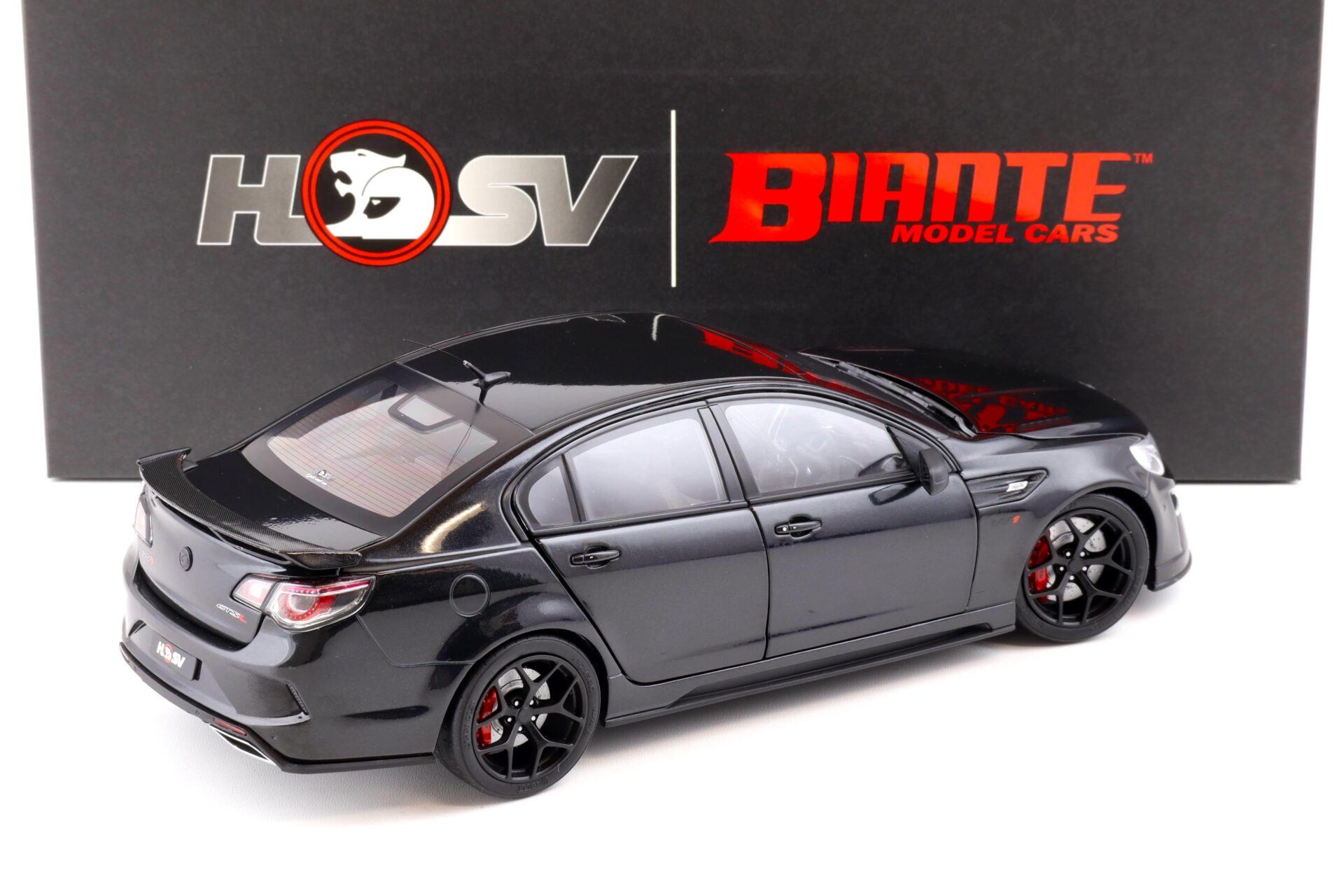 1:18 BIANTE Holden HSV GTSR W1 Phantom Limousine black metallic 2017