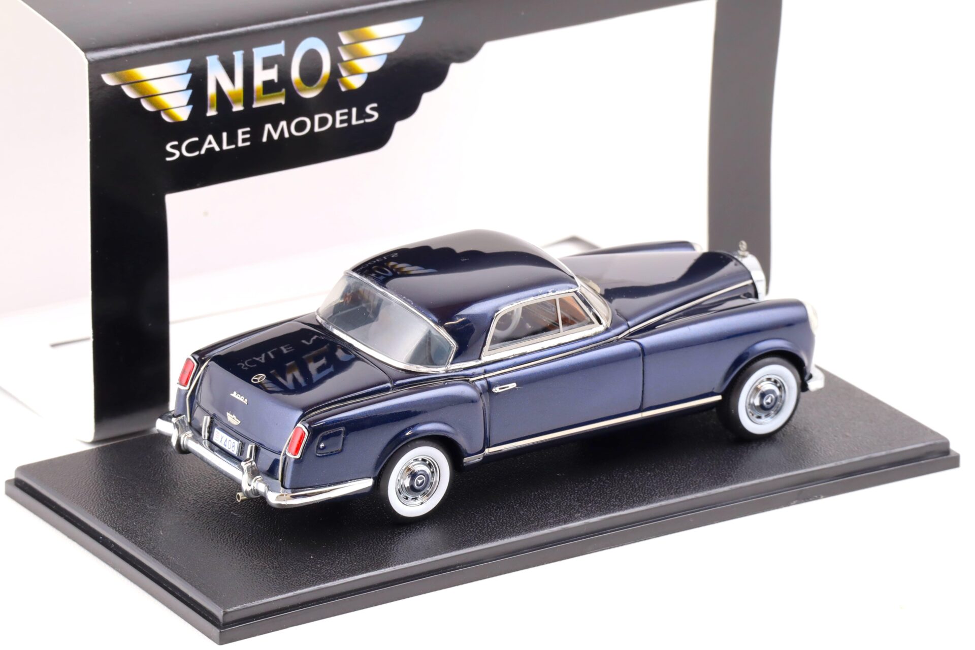 1:43 NEO Mercedes 300SC Pininfarina dark blue 1956