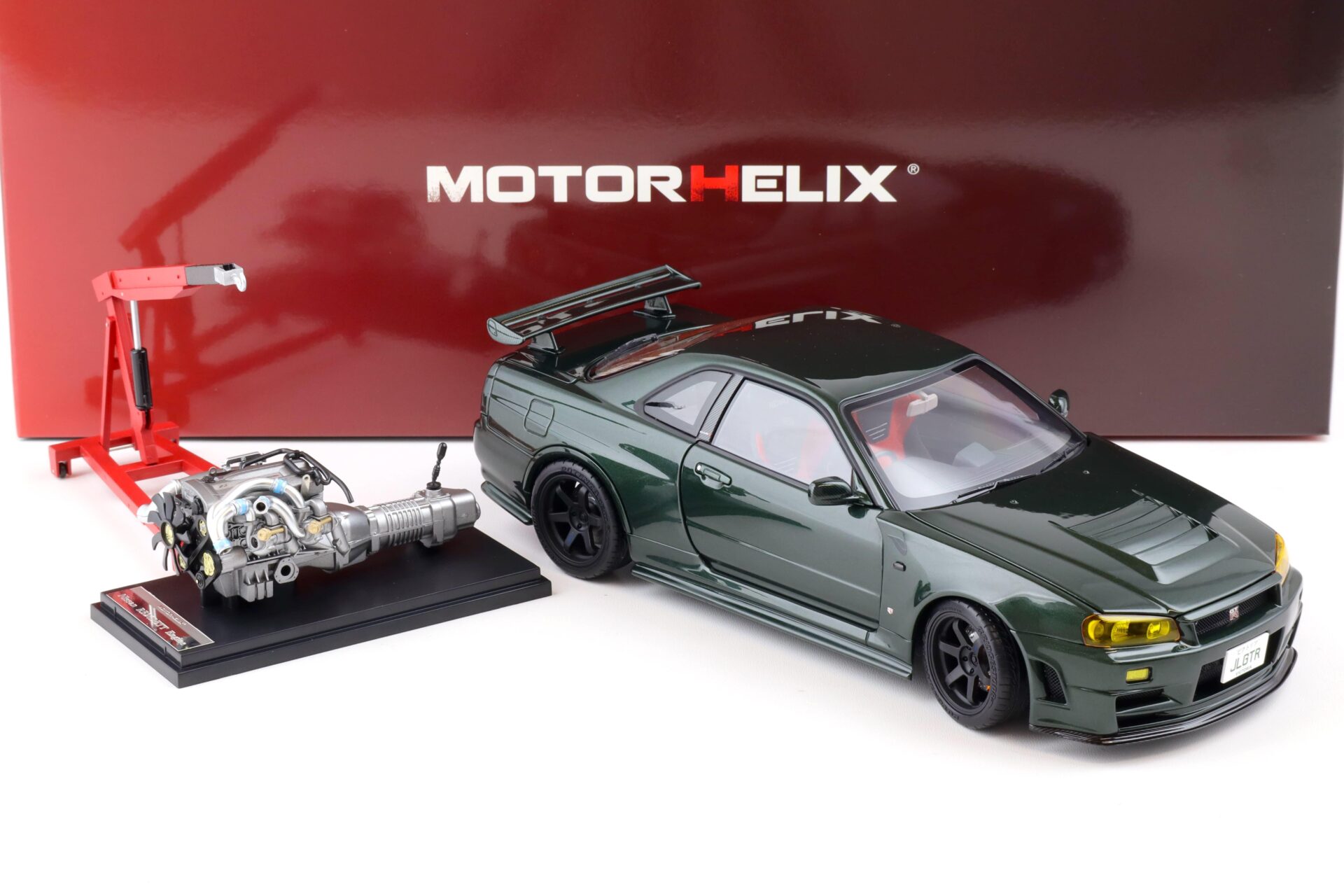 1:18 Motorhelix Nissan Skyline GT-R (R34) NISMO CUSTOMIZED dark green + engine M83408