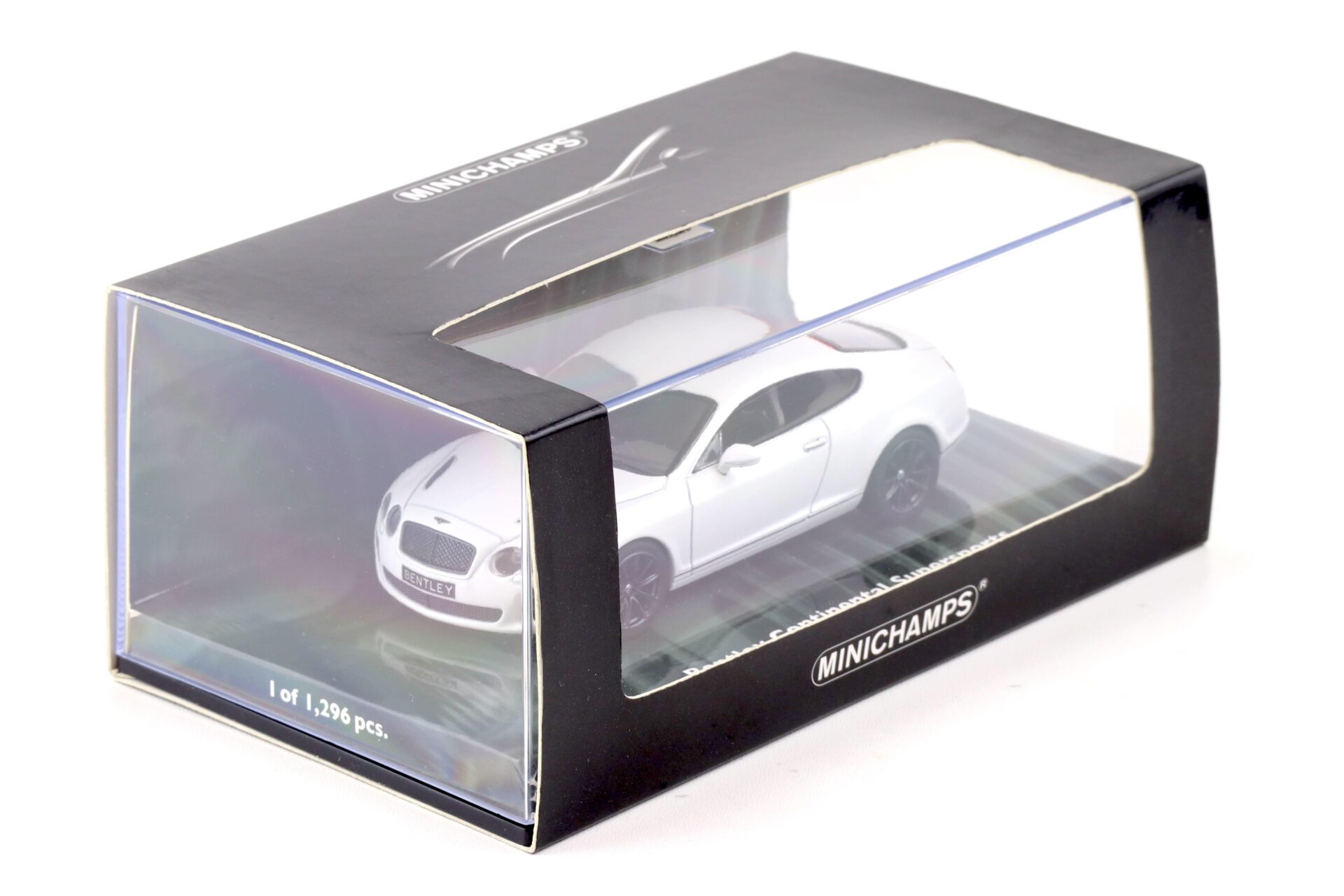 1:43 Minichamps Bentley Continental Supersports 2009 satin white