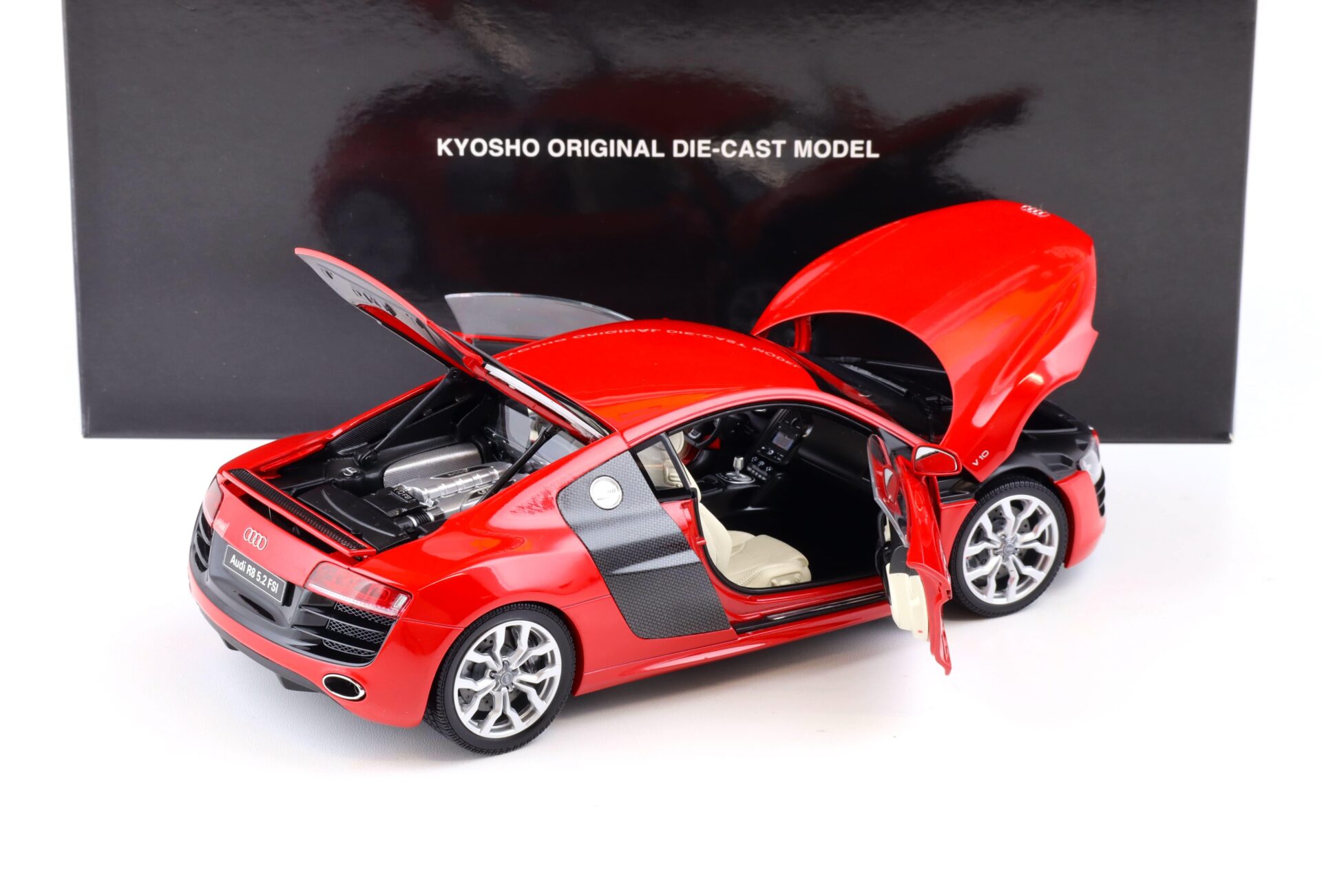 1:18 Kyosho Audi R8 5.2 FSI V10 Quattro Coupe brilliant red 09216R