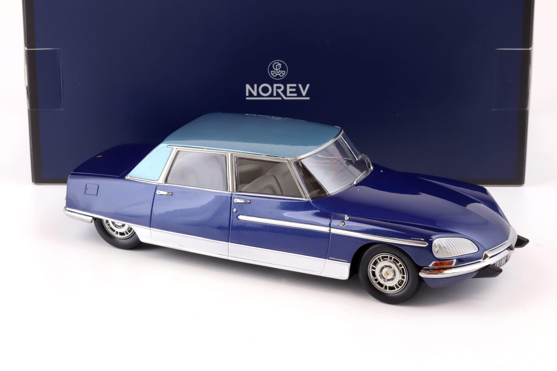 1:18 Norev Citroen DS 21 Lorraine 1969 dark & light blue - Limited 300 pcs.