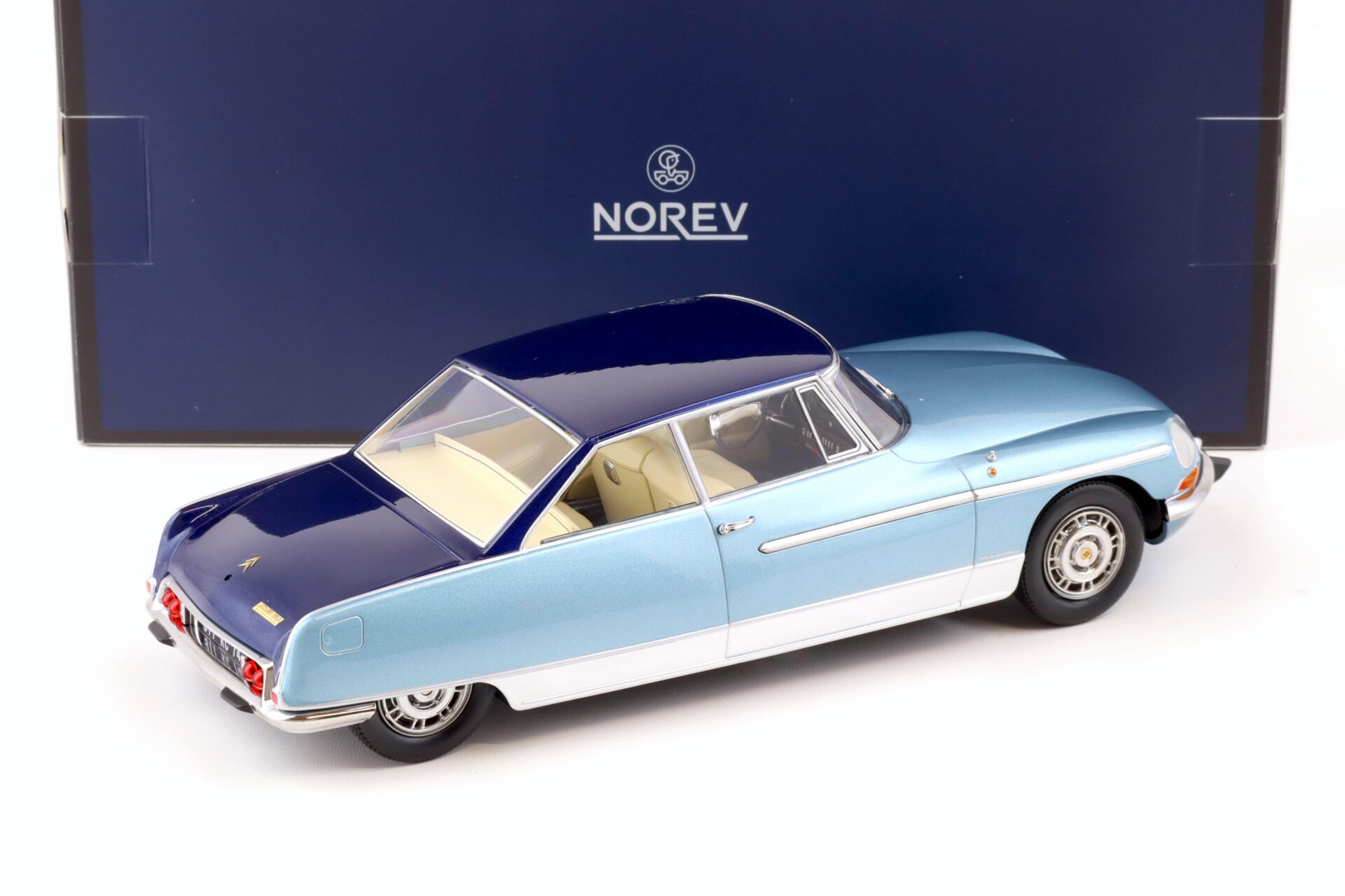 1:18 Norev Citroen DS 21 Le Leman 1968 light & dark blue - Limited 300 pcs.