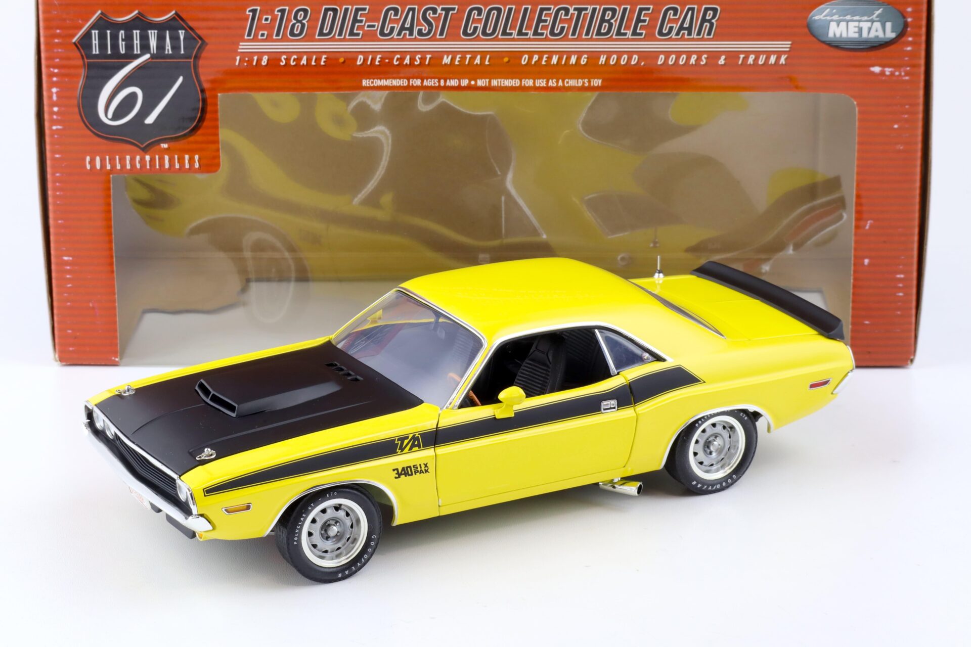 1:18 Highway61 Dodge Challenger T/A 340 SIX PAK Coupe yellow/ black 50555