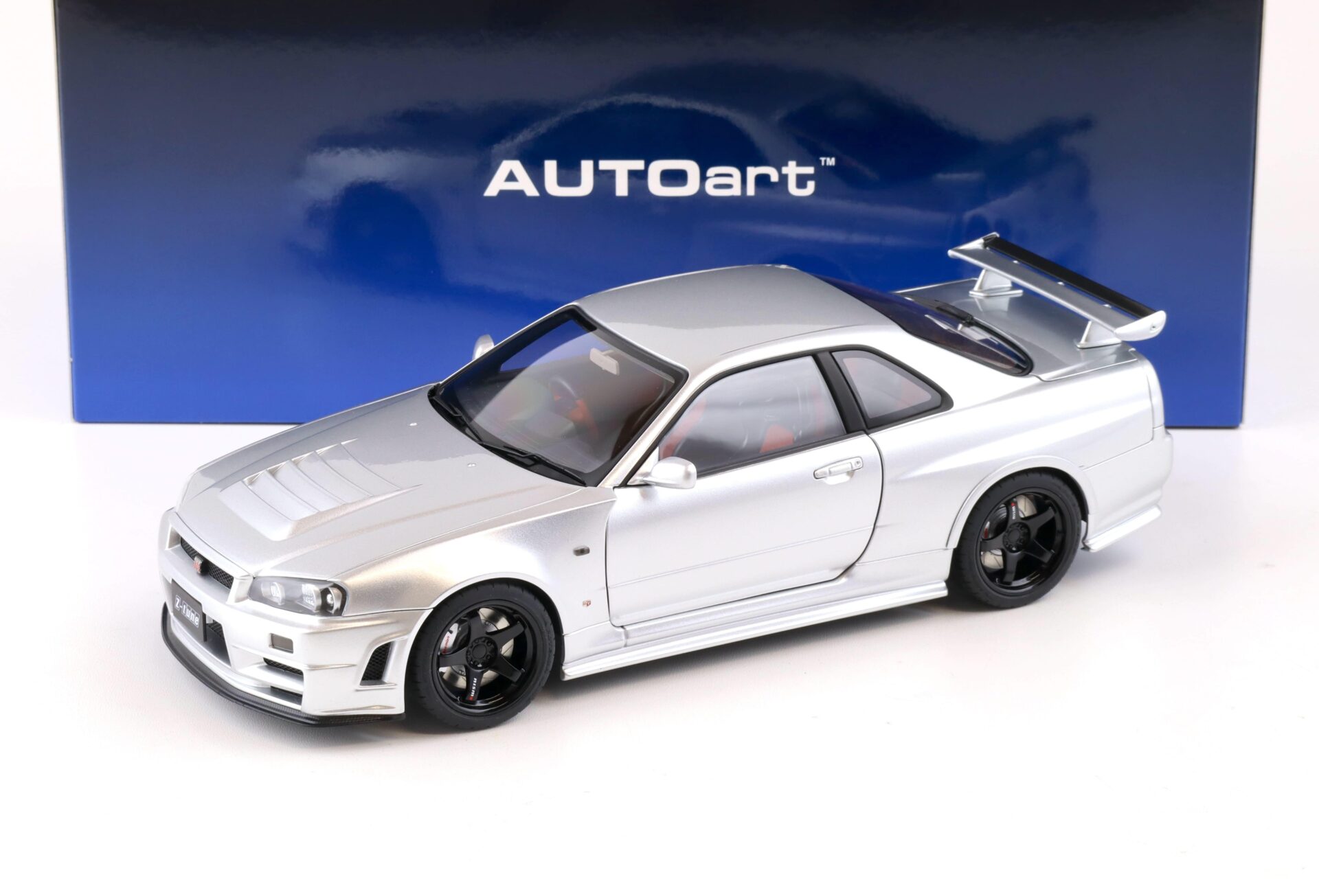 ID 86894 orig.jpg 1:18 AUTOart Nissan Skyline GT-R (R34) Z-Tune 2005 Z-Tune silver 77461
