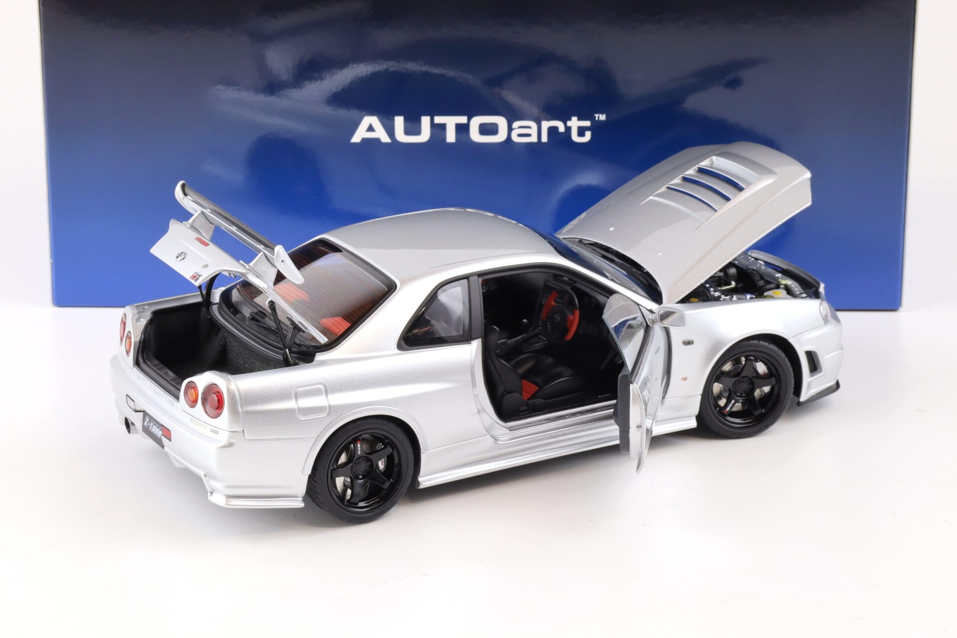 1:18 AUTOart Nissan Skyline GT-R (R34) Z-Tune 2005 Z-Tune silver 77461