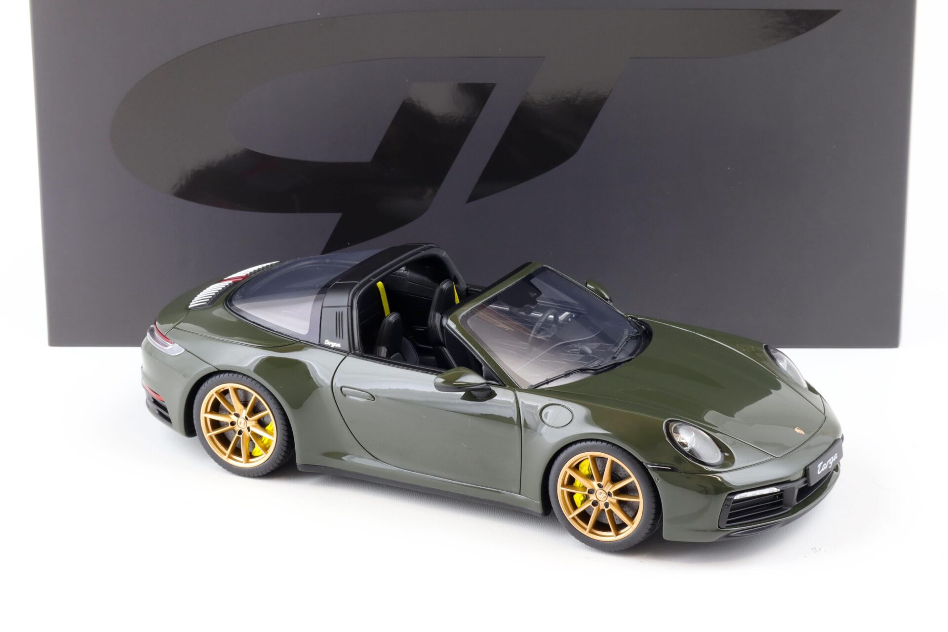 1:18 GT Spirit GT438 Porsche 911 (992) Targa 4S black-olive green 2020