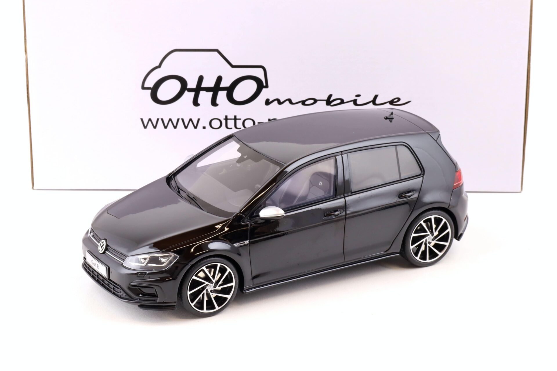 ID 87020 orig.jpg 1:18 OTTO mobile OT417 VW Golf VII R 5-Doors black 2017