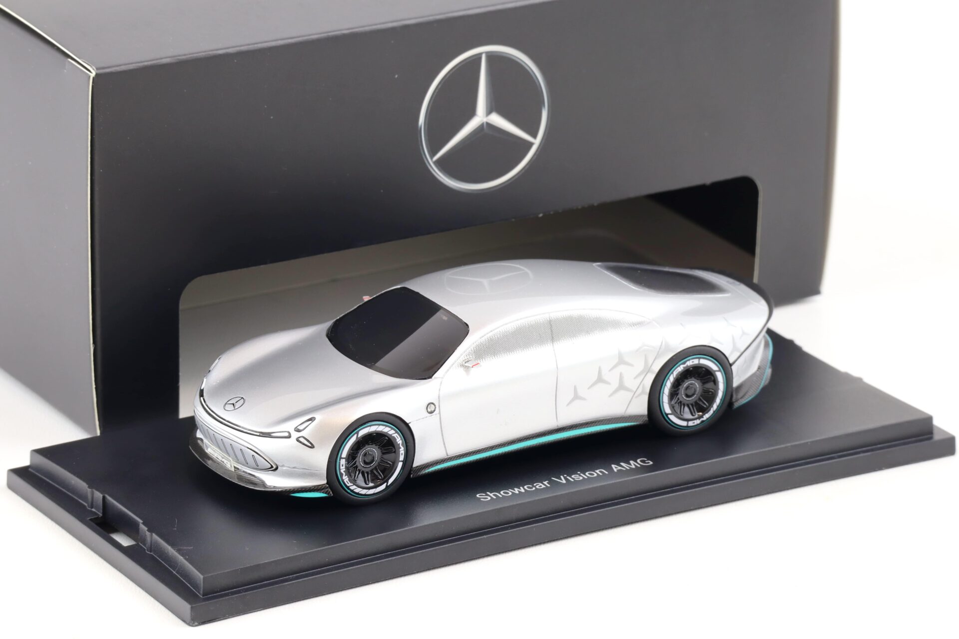 1:43 AutoCult Mercedes Showcar Vision AMG silver Limited 500 DEALER VERSION