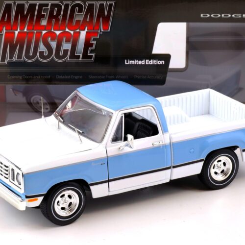 1:18 Auto World 1977 Dodge D100 Adventurer Sweptline Pickup light blue & white