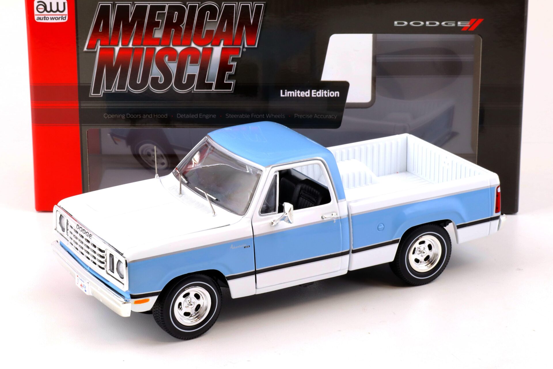1:18 Auto World 1977 Dodge D100 Adventurer Sweptline Pickup light blue & white