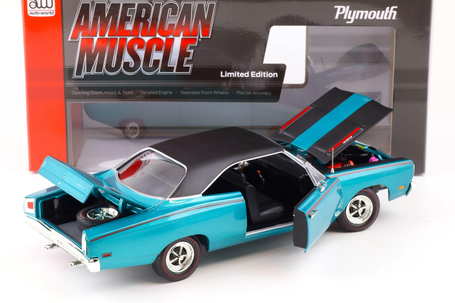 1:18 Auto World 1969 Plymouth Road Runner MCACN Q5 turquoise/ black
