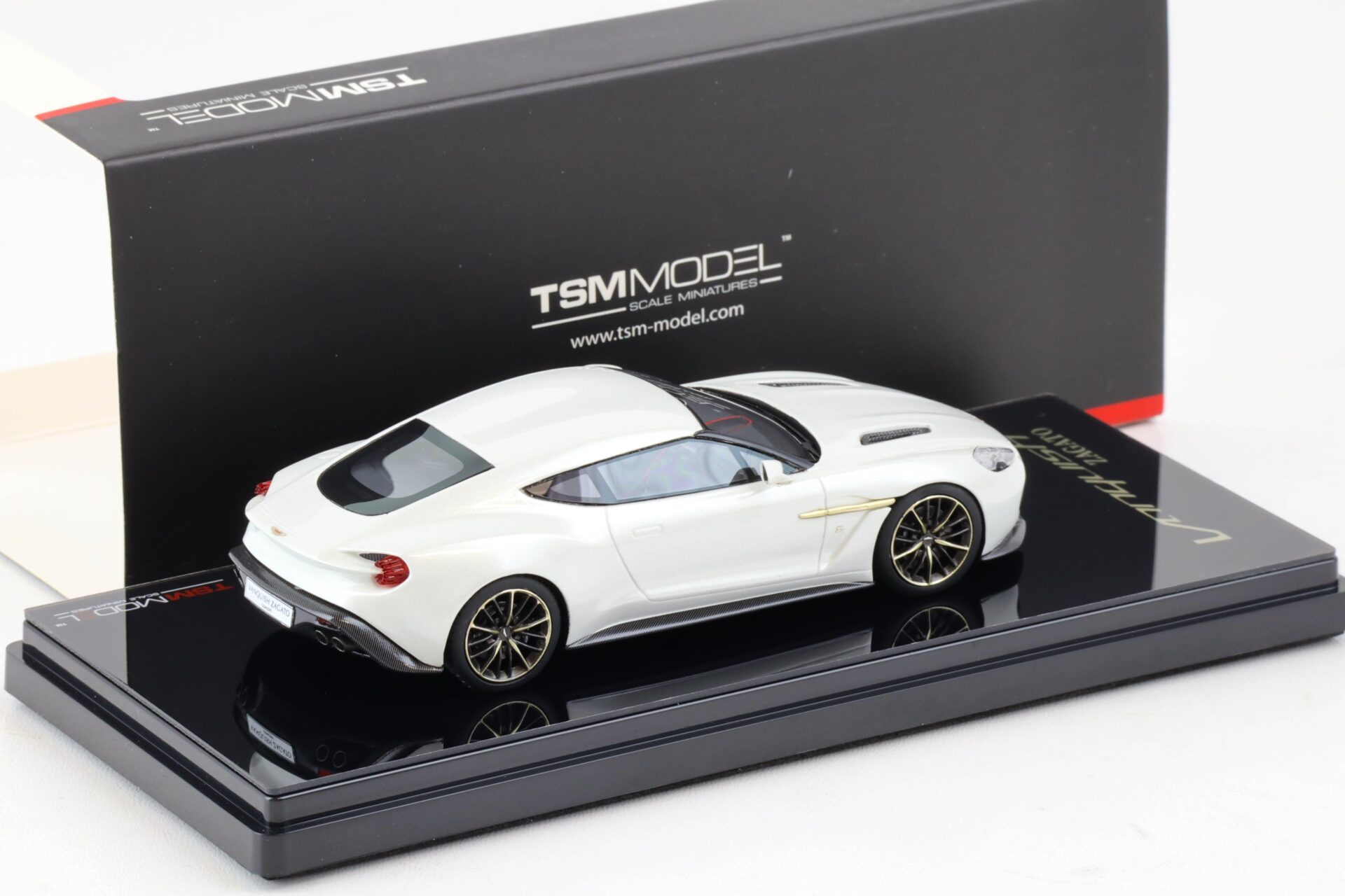 1:43 TSM Model Aston Martin Vanquish Zagato Coupe Escaping white TSM430162