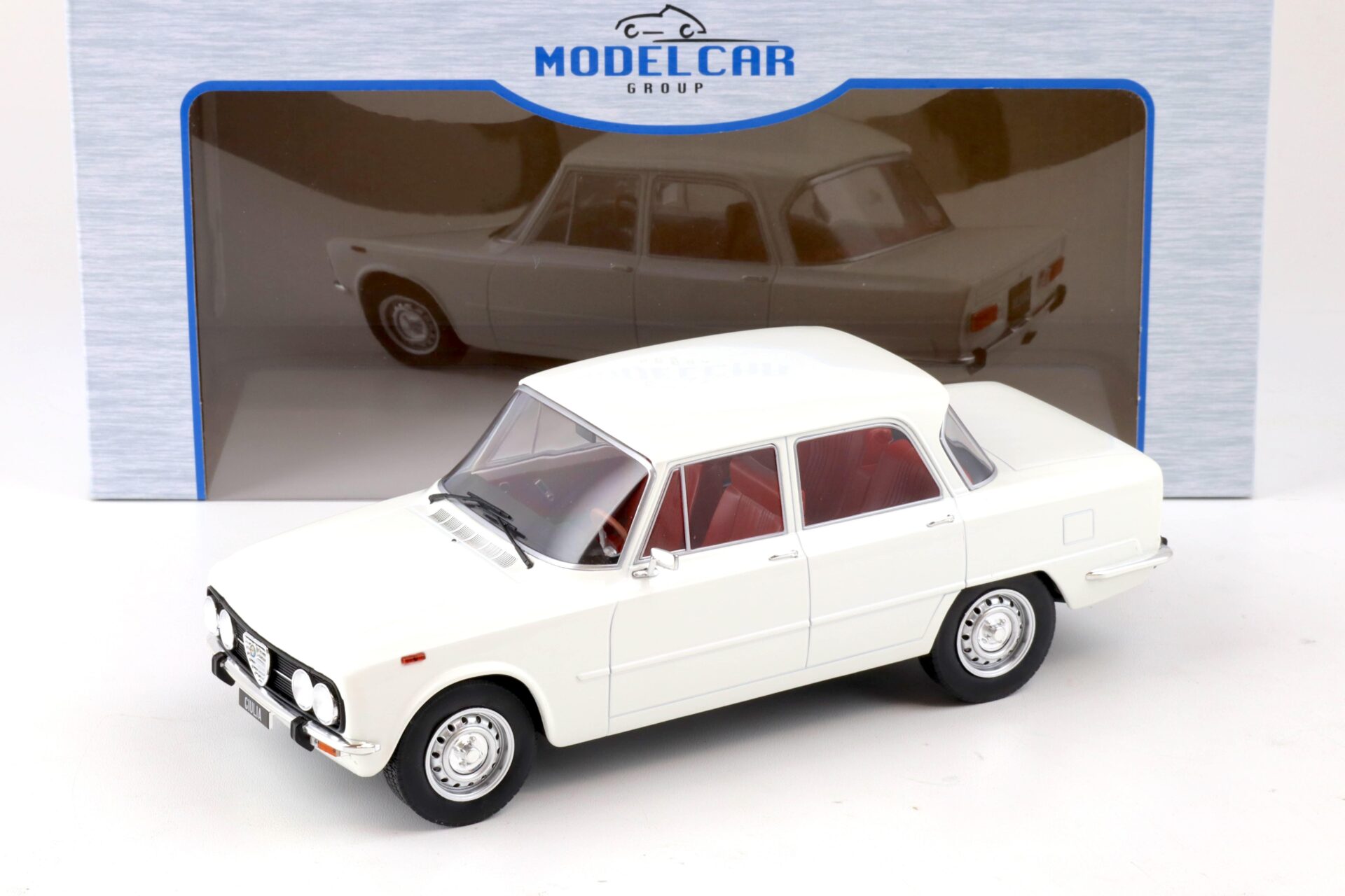 1:18 MCG Alfa Romeo Giulia Nuova Super 1974 white
