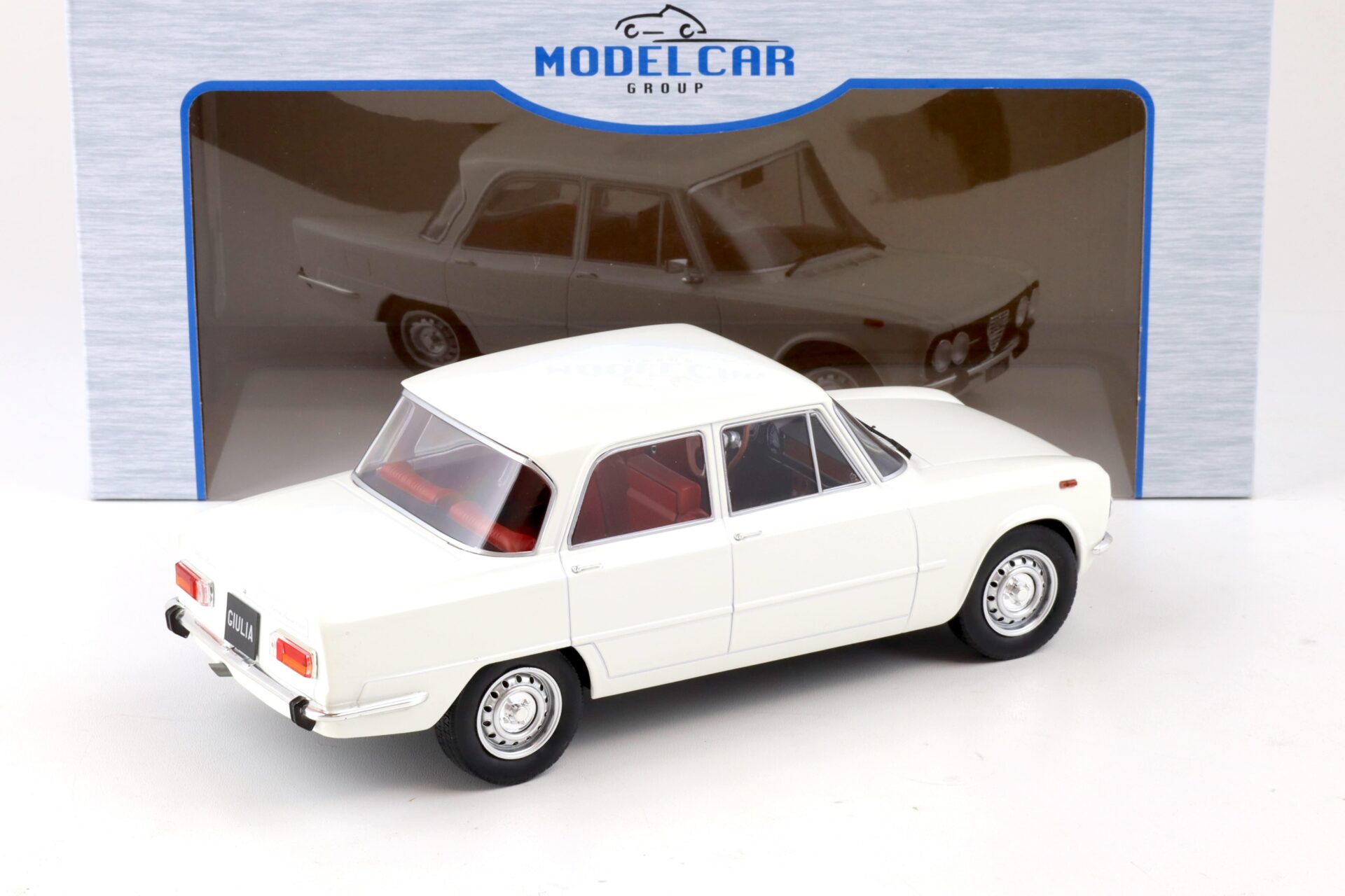 1:18 MCG Alfa Romeo Giulia Nuova Super 1974 white